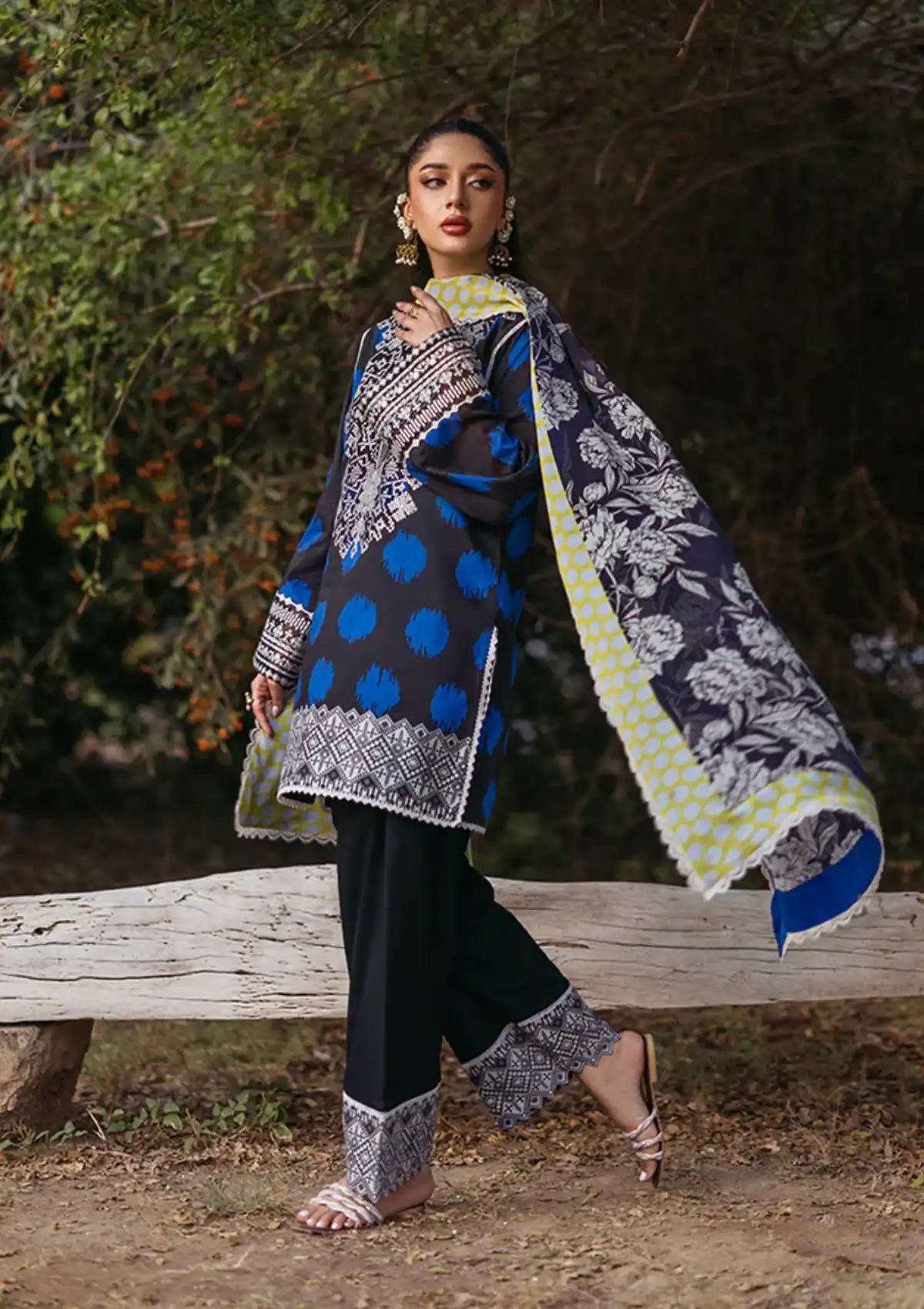 Tahra By Zainab Chottani Lawn'24 D-10B-FREYA - Mohsin Saeed Fabrics