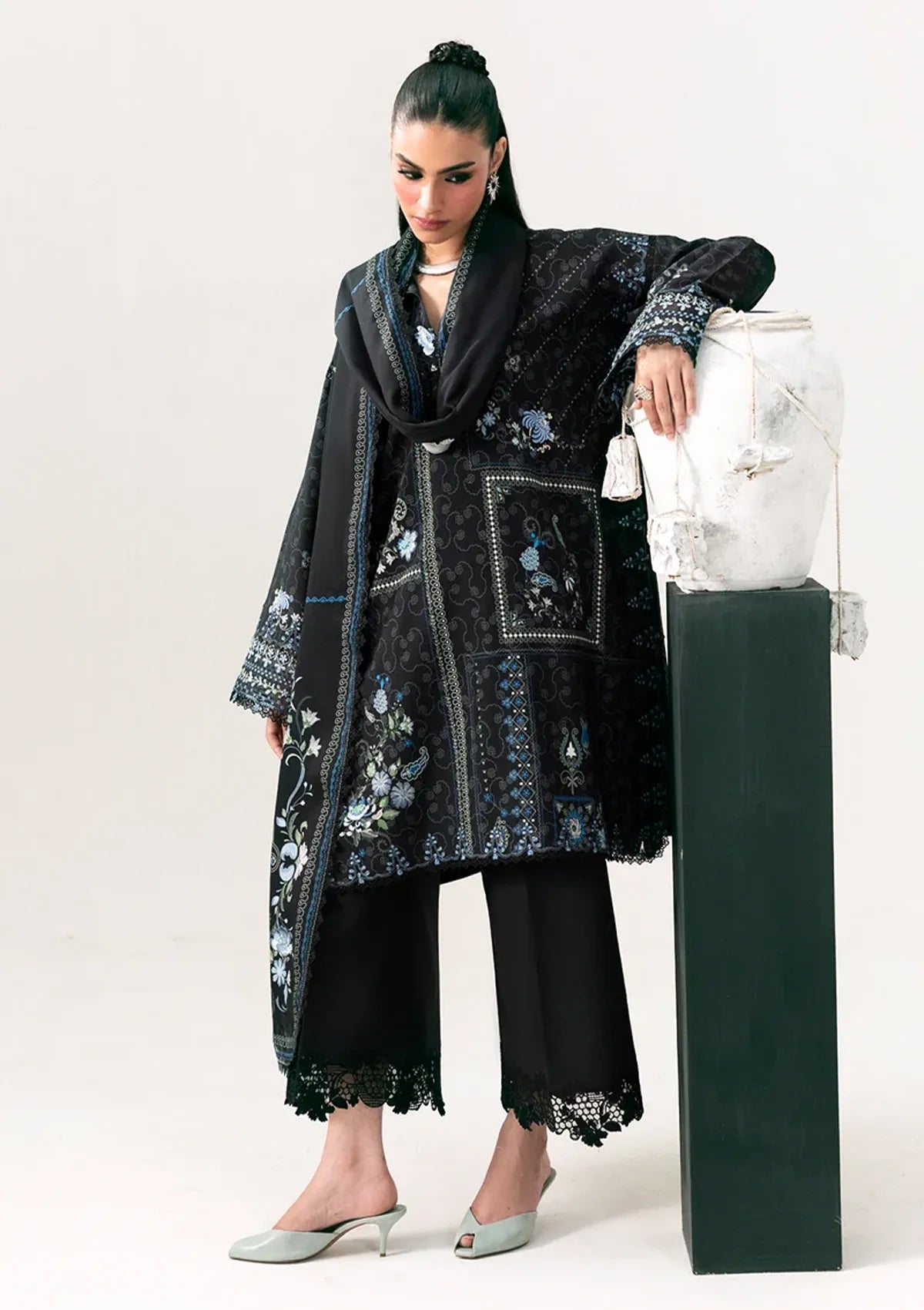 Qalamkar Qprints Linen'26 QPW-05 A Luna