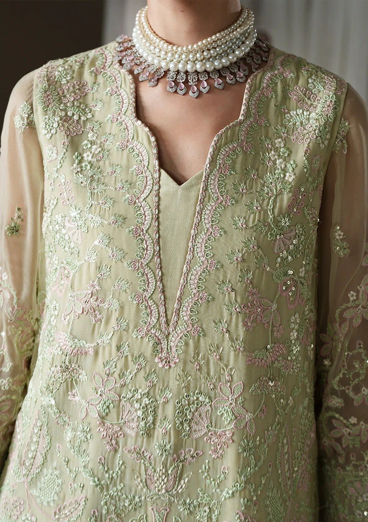 Emaan Adeel Modern Heirloom'26 SO-559 MODERN BELLE