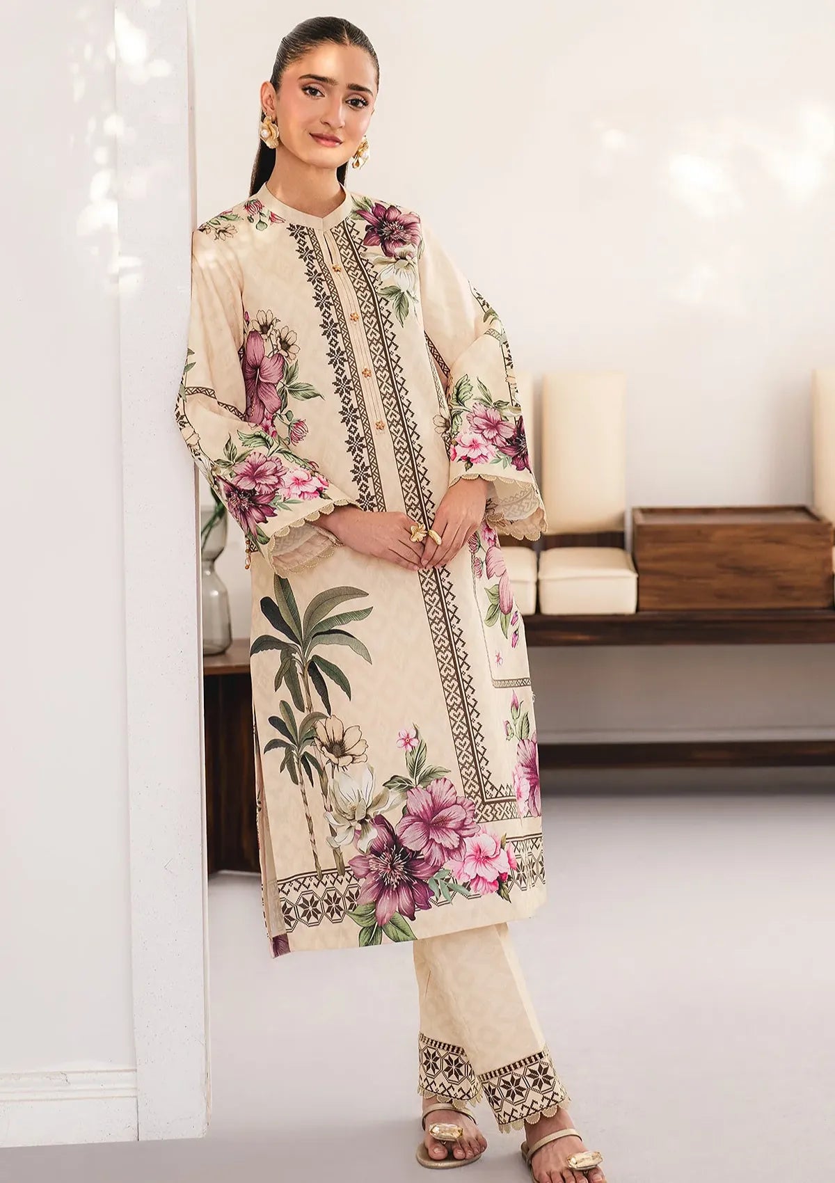 mohsin-saeed-fabrics-affordable-luxury-outfits-for-daily-formal-and-wedding-wear-This-product-is-from-alizeh-essentials-lawn25-af-pl-6054-is-available-on-Mohsin-saeed-fabrics-website.
