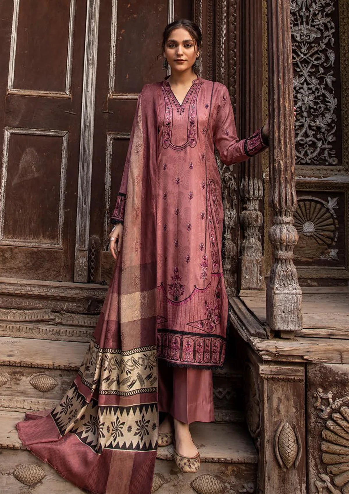Dastan by Khoobsurat'24 D-43