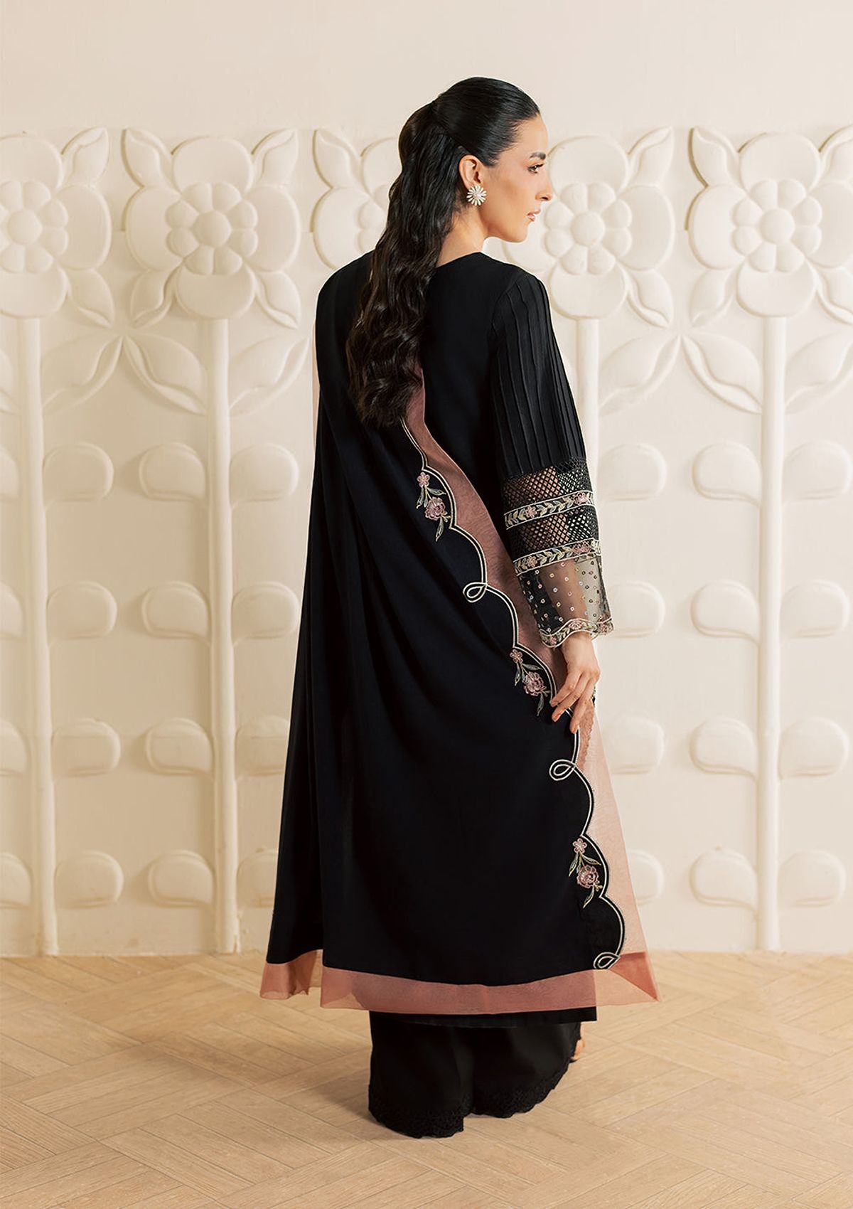 Mahnur Fiona Winter'26 FI-01