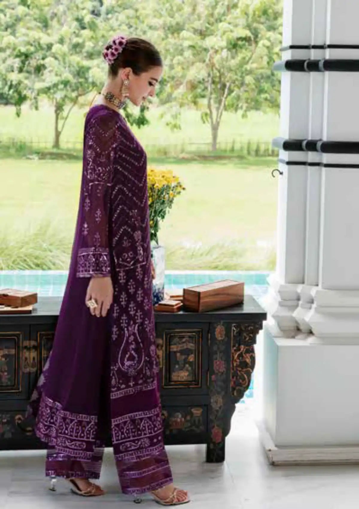 Freesia Intira Luxury Affairs'24 FW-23506-Layla