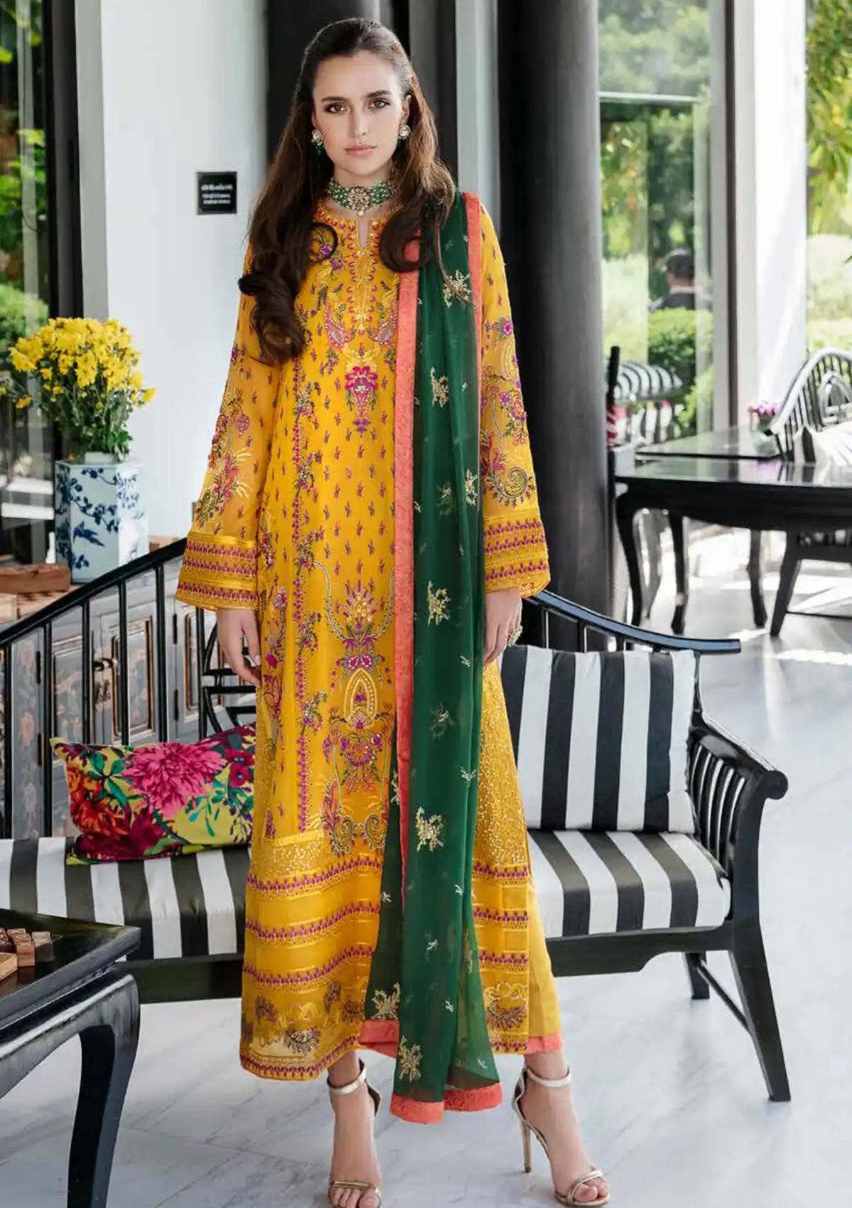 Freesia Intira Luxury Affairs'24 FW-23504-Aisha