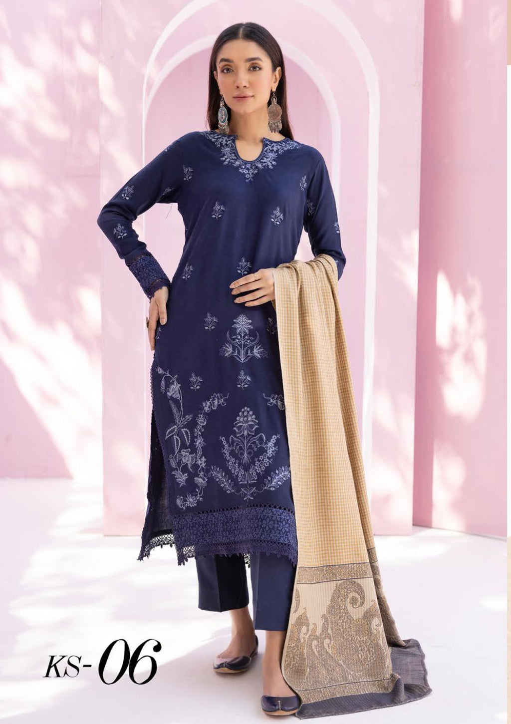 Khoobsurat Swati Wool Shawl'23 KS-06 – Mohsin Saeed Fabrics