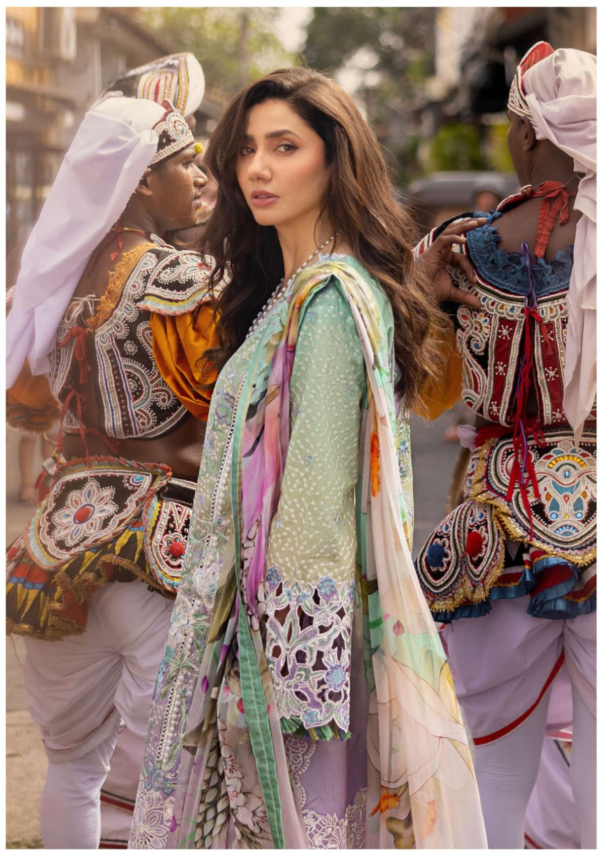 mohsin-saeed-fabrics-is-selling-online-and-in stores-Luxury-daily-wear-wedding-wear-formal-wear-in-budgeted-price-This-product-is-from-mushq-manaram-luxury-lawn25-d-13-is-available-on-Mohsin-saeed-fabrics-website.