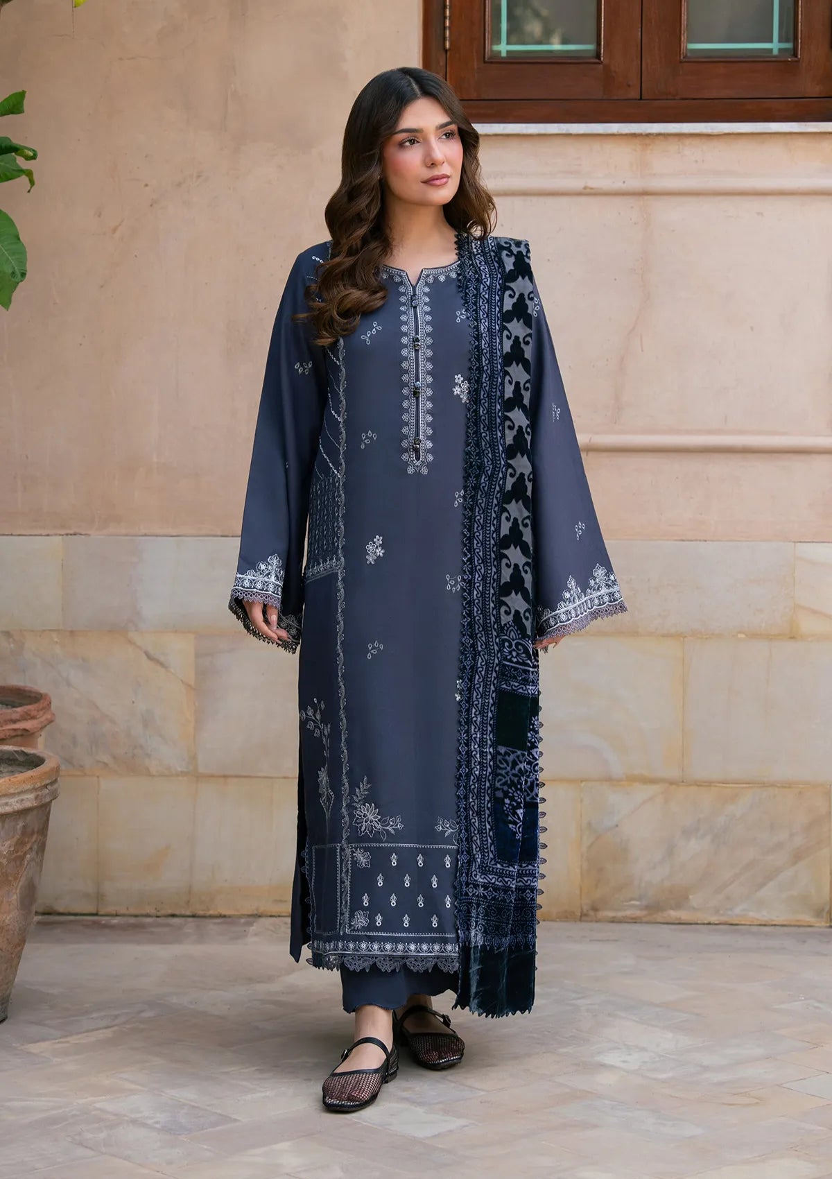 Raaya Plush Edit'26 - WINTER BLUE