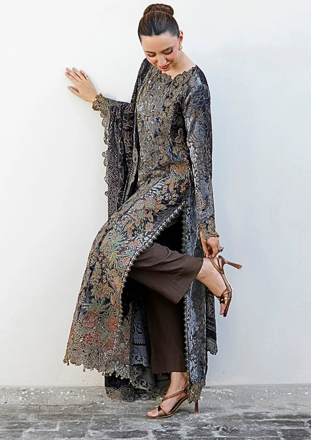 Asifa & Nabeel Plush Luxury Winter'26 WLXU-05 Magnolia