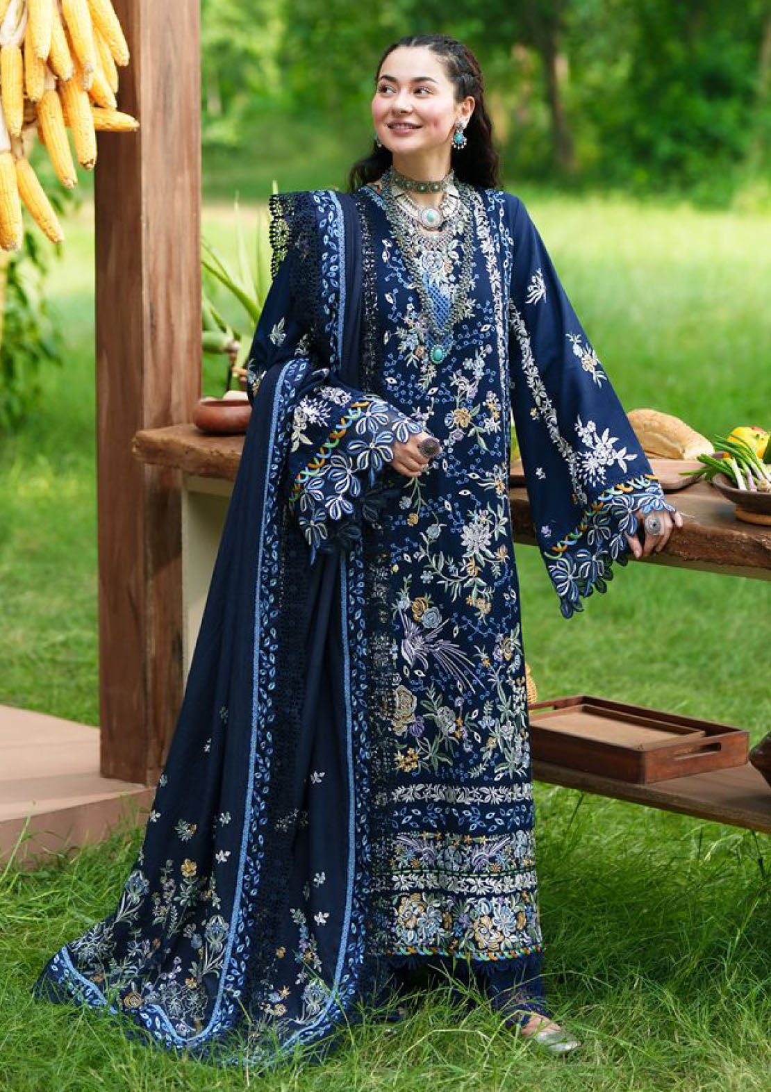 Maryam Hussain Winter Shawl'26 SR-04