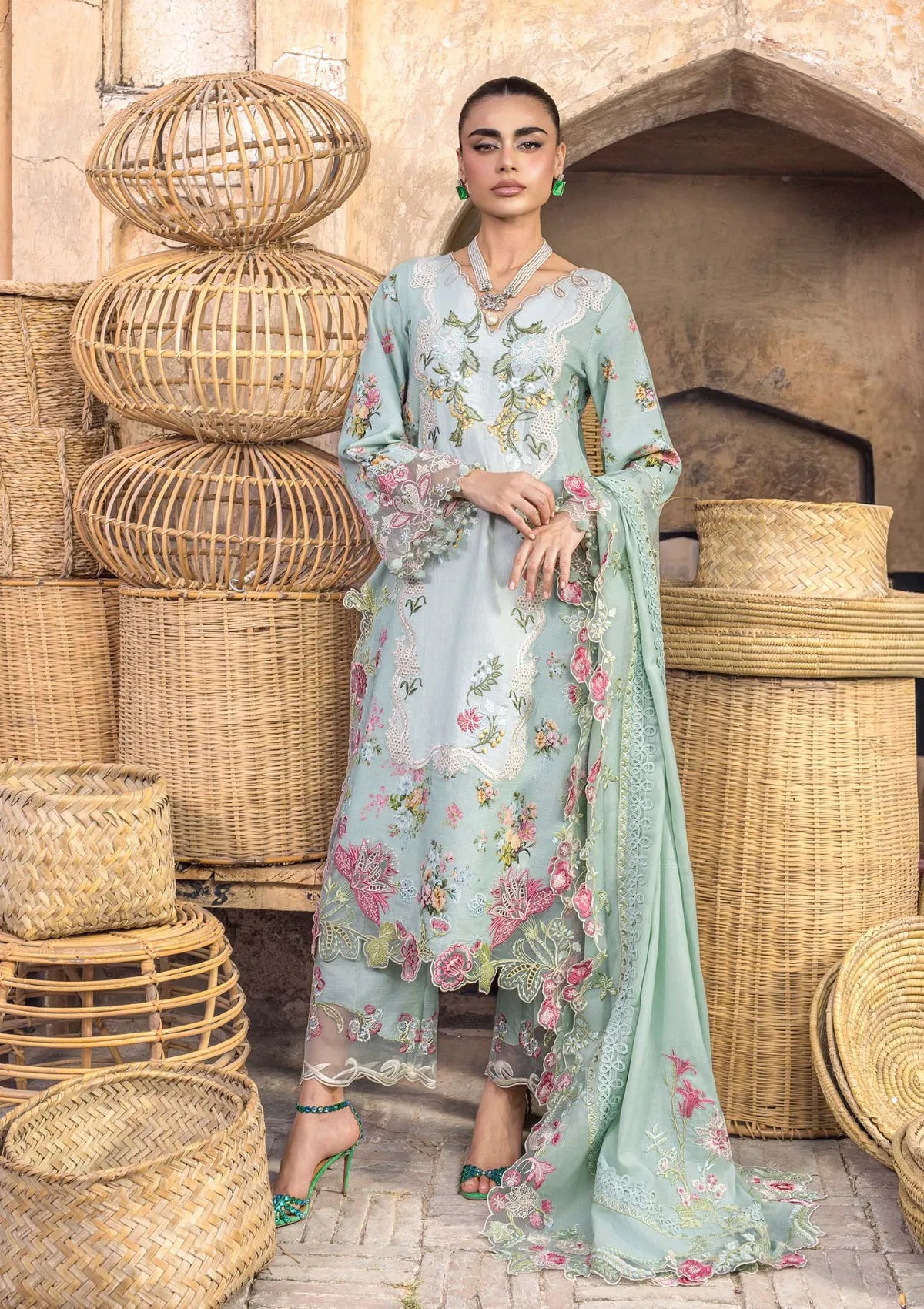 Saira Shakira Winter'25 D-03B ESME
