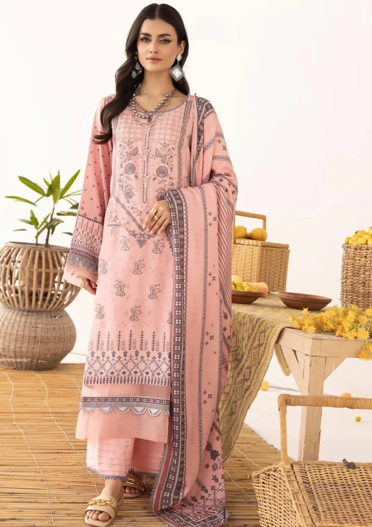 Lala Vintage Emb Karandi'23 LW-071 Zaven - Mohsin Saeed Fabrics