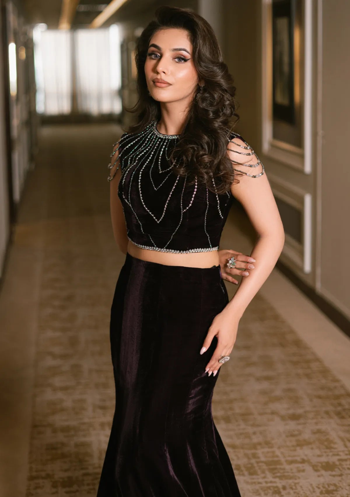 Khakaa Creme De Velvet'25 D-02 Majesty