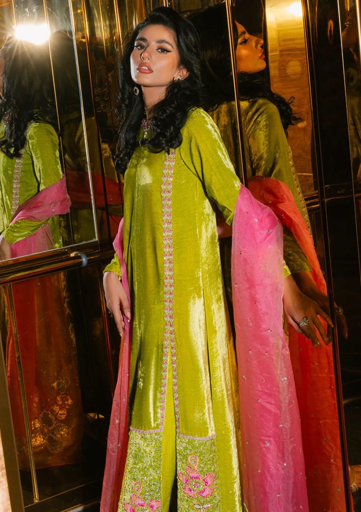 Khakaa Creme De Velvet'25 D-03 Flare