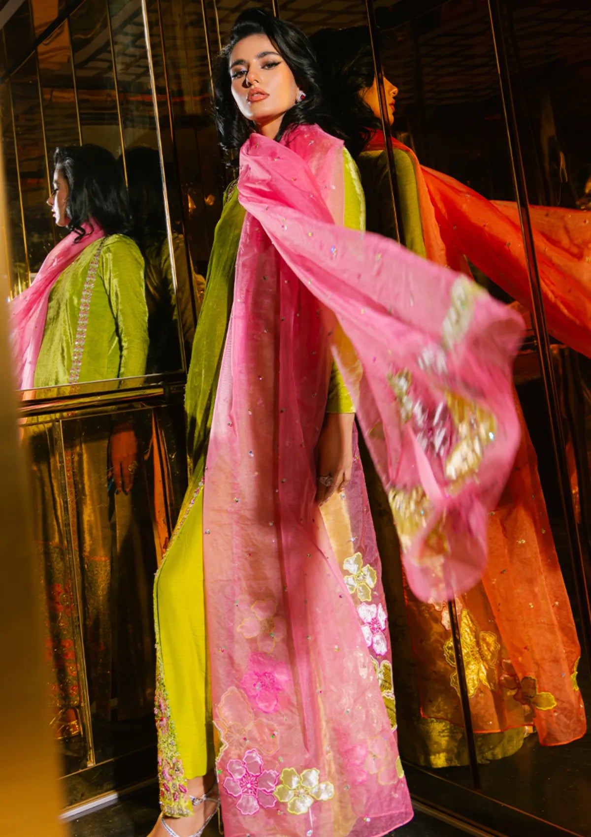 Khakaa Creme De Velvet'25 D-03 Flare