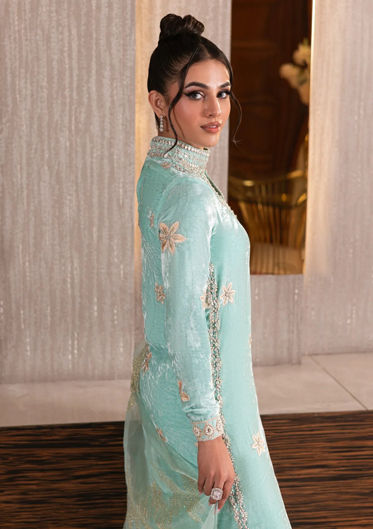 Khakaa Creme De Velvet'25 D-05 Chill