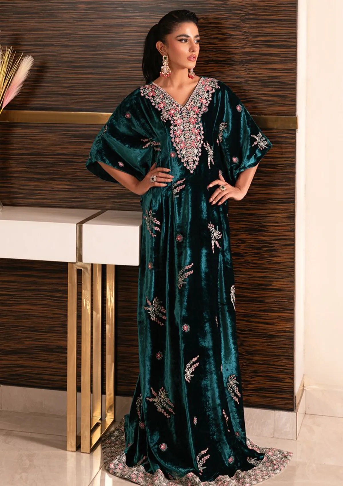 Khakaa Creme De Velvet'25 D-08 Kaftara