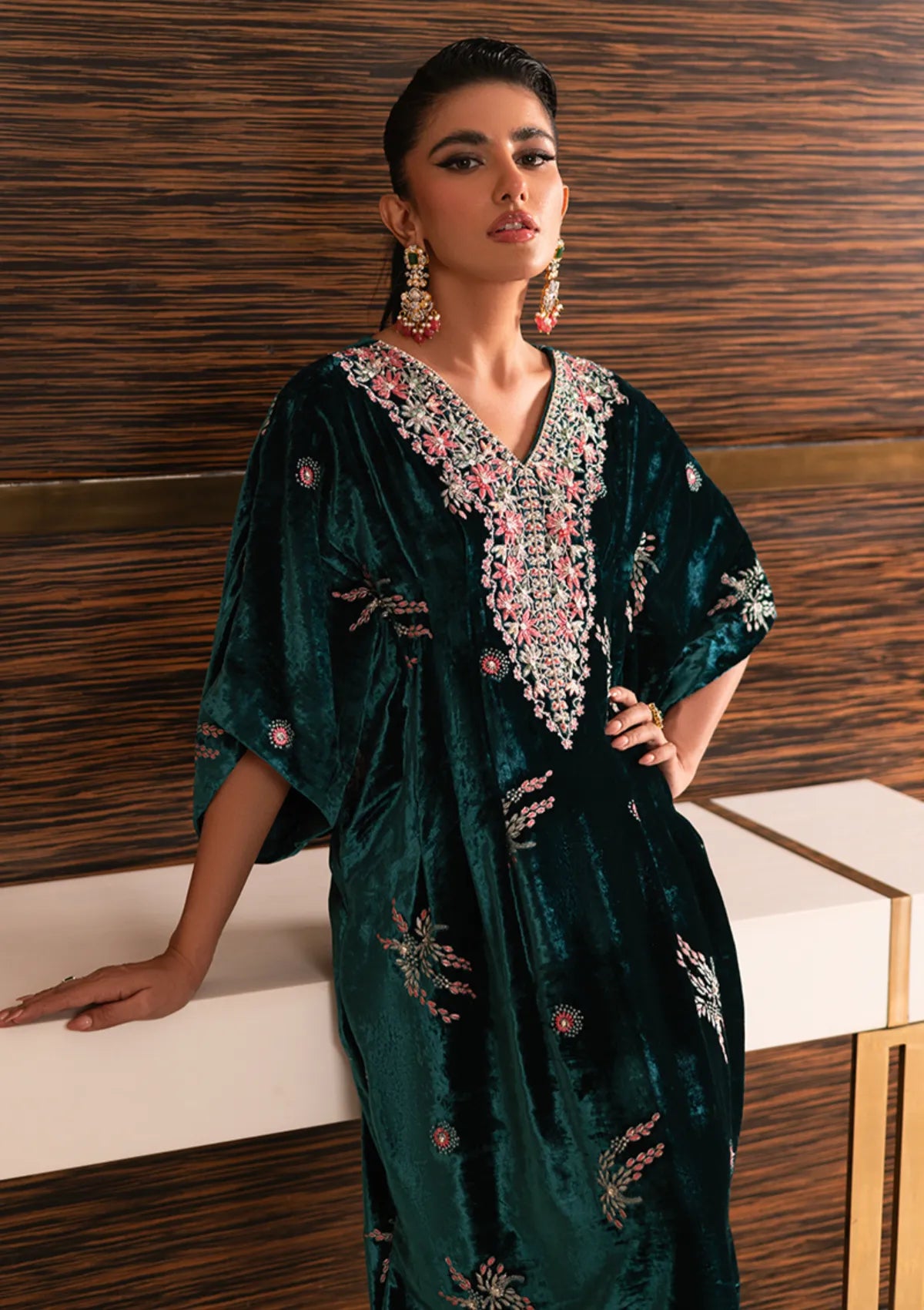 Khakaa Creme De Velvet'25 D-08 Kaftara