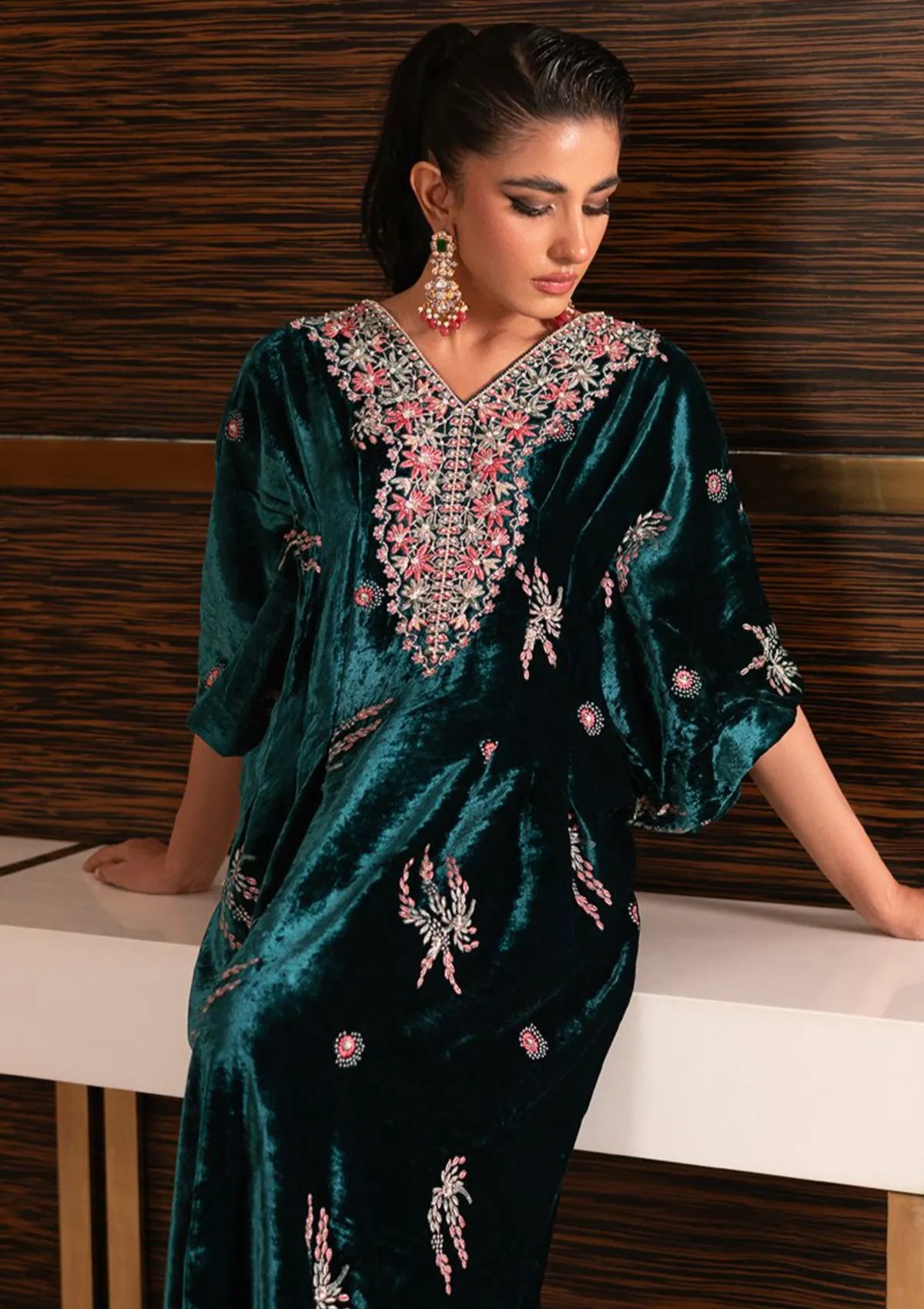 Khakaa Creme De Velvet'25 D-08 Kaftara