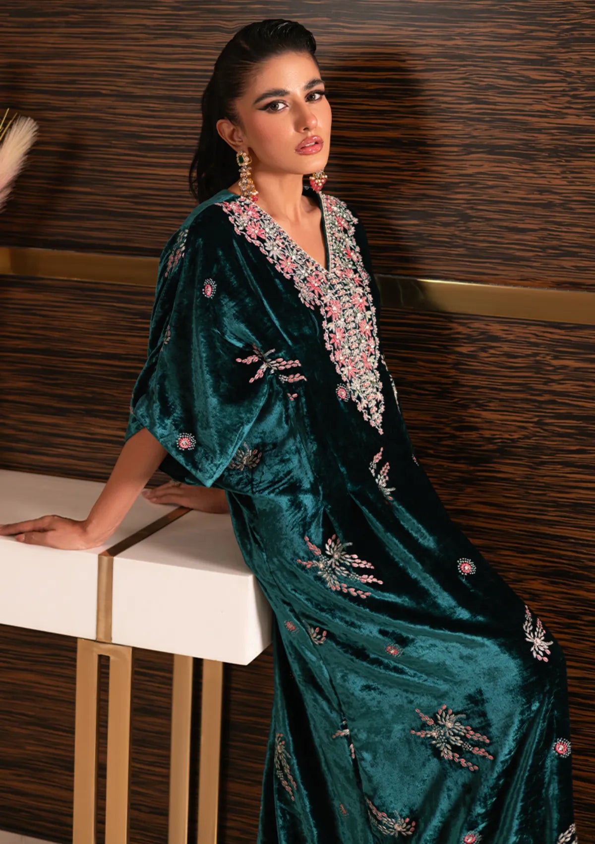 Khakaa Creme De Velvet'25 D-08 Kaftara