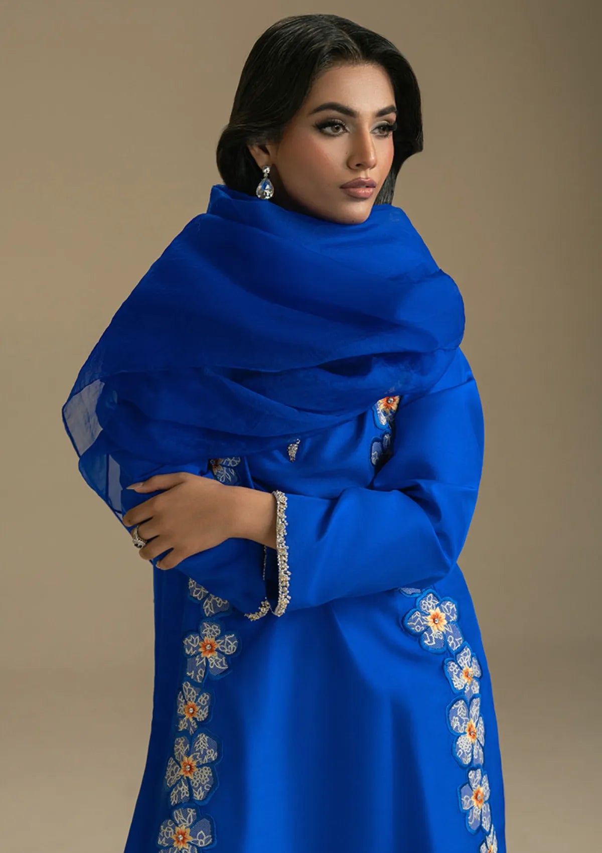 mohsin-saeed-fabrics-designer-daily-wear-formal-and-wedding-suits-within-budget-This-product-is-from-khakaa-evrin-luxe-pret-25-d-01-tresore-is-available-on-Mohsin-saeed-fabrics-website.