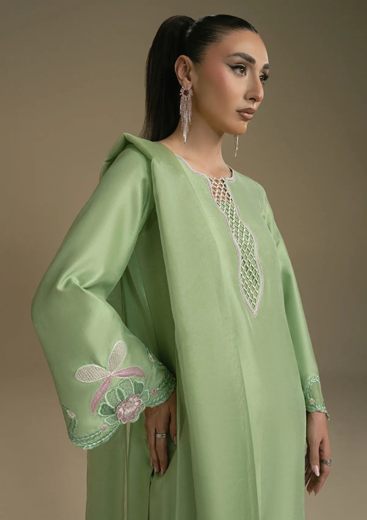 mohsin-saeed-fabrics-designer-daily-wear-formal-and-wedding-suits-within-budget-This-product-is-from-khakaa-evrin-luxe-pret-25-d-06-zelee-is-available-on-Mohsin-saeed-fabrics-website.