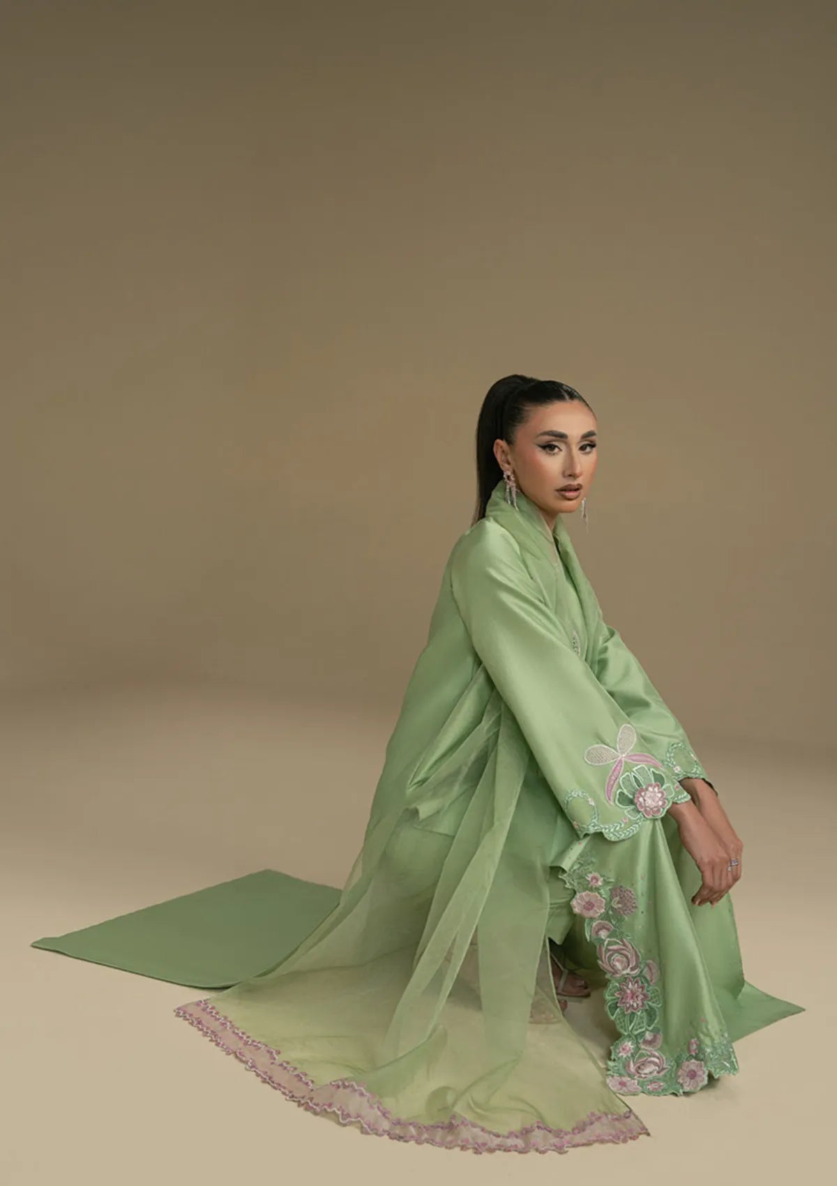 mohsin-saeed-fabrics-designer-daily-wear-formal-and-wedding-suits-within-budget-This-product-is-from-khakaa-evrin-luxe-pret-25-d-06-zelee-is-available-on-Mohsin-saeed-fabrics-website.