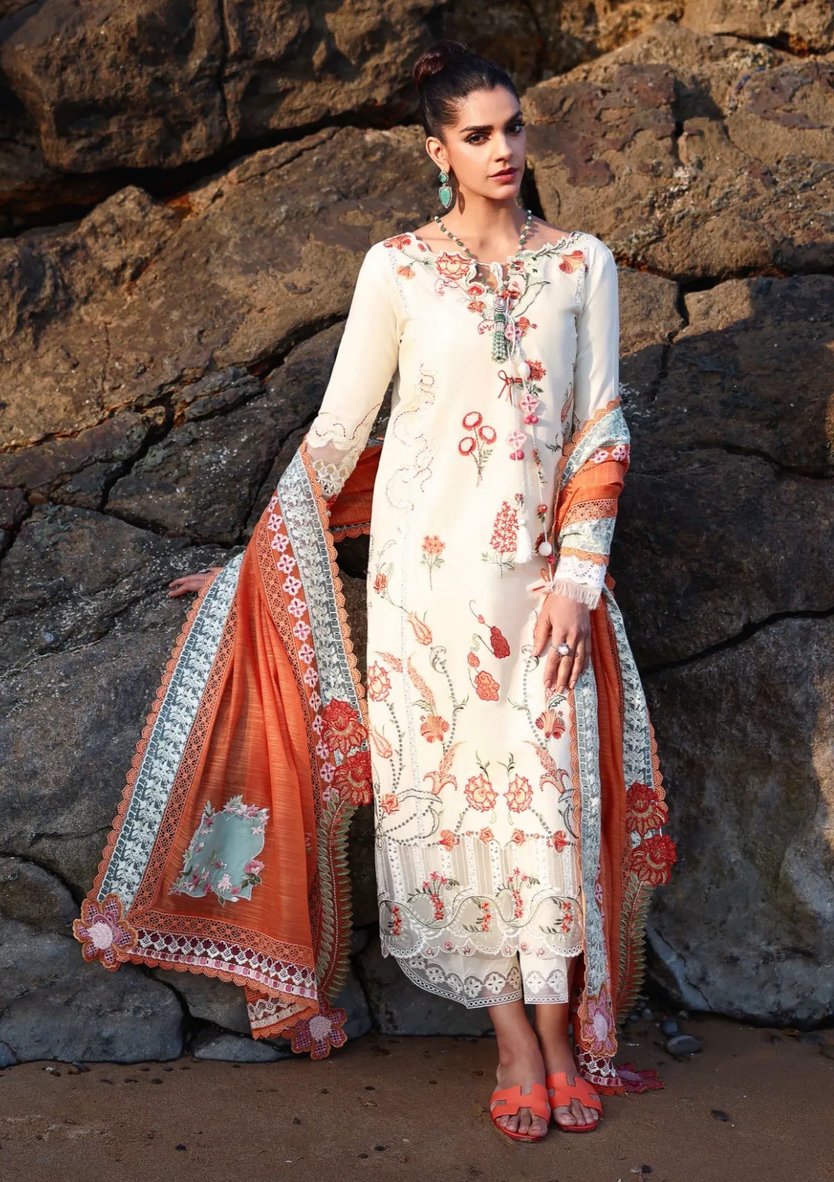 Saira Shakira Breeze Luxury Lawn'26 D-5A