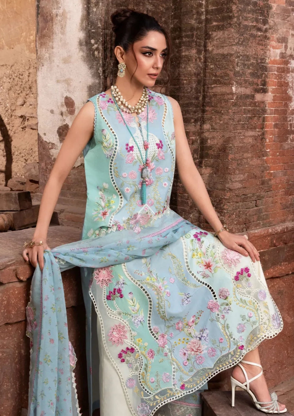 Saira Shakira Breeze Luxury Lawn'26 D-7B