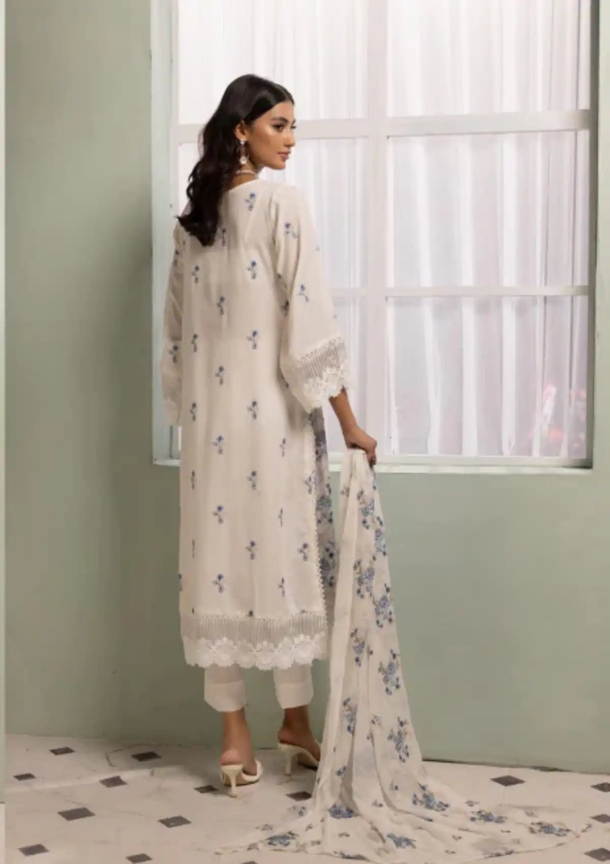 Khoobsurat Emb Karandi'23 K-1008 - Mohsin Saeed Fabrics