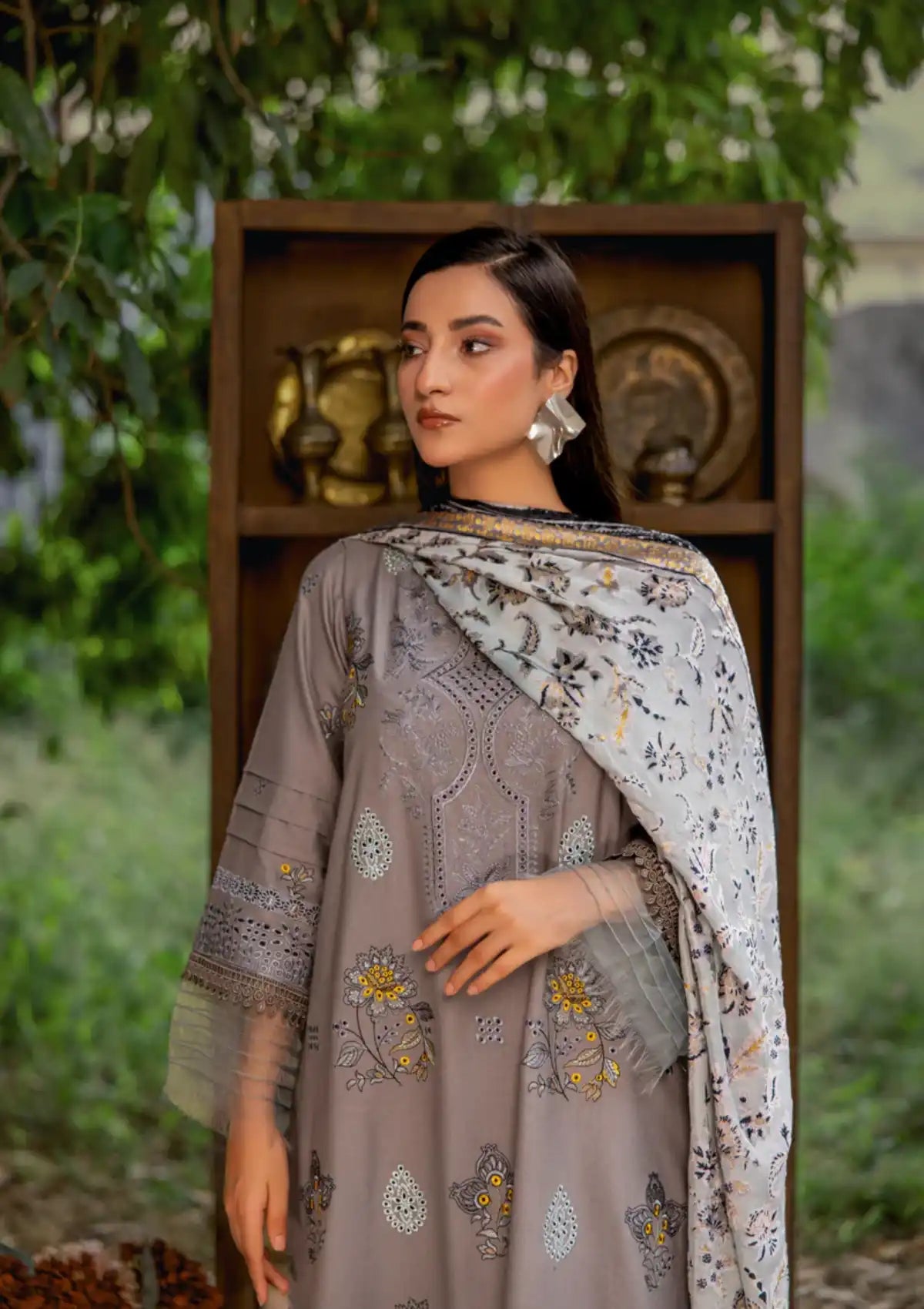 Afsaneh by Sanam Saeed Winter'24 D-02