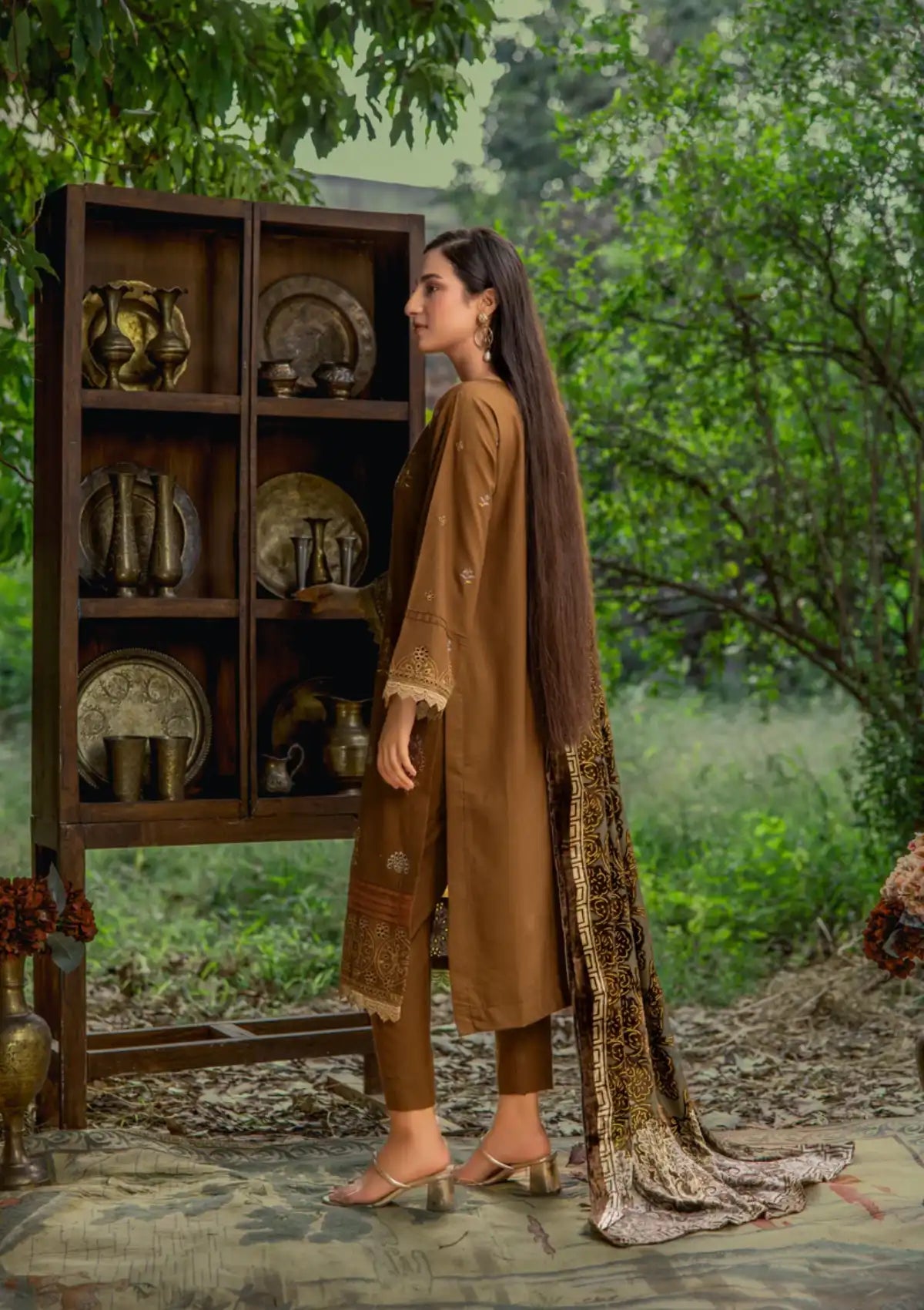 Afsaneh by Sanam Saeed Winter'24 D-001