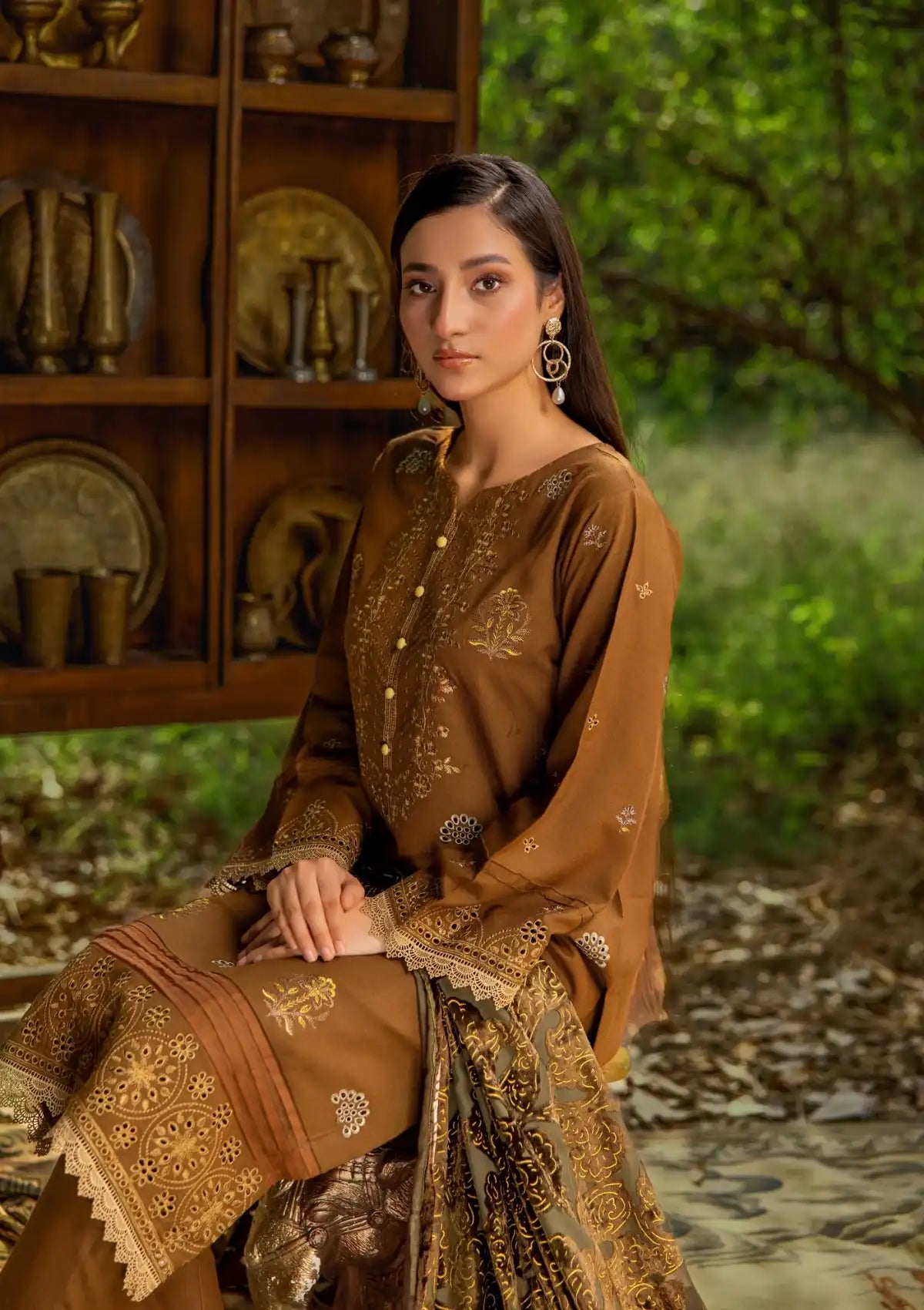 Afsaneh by Sanam Saeed Winter'24 D-001