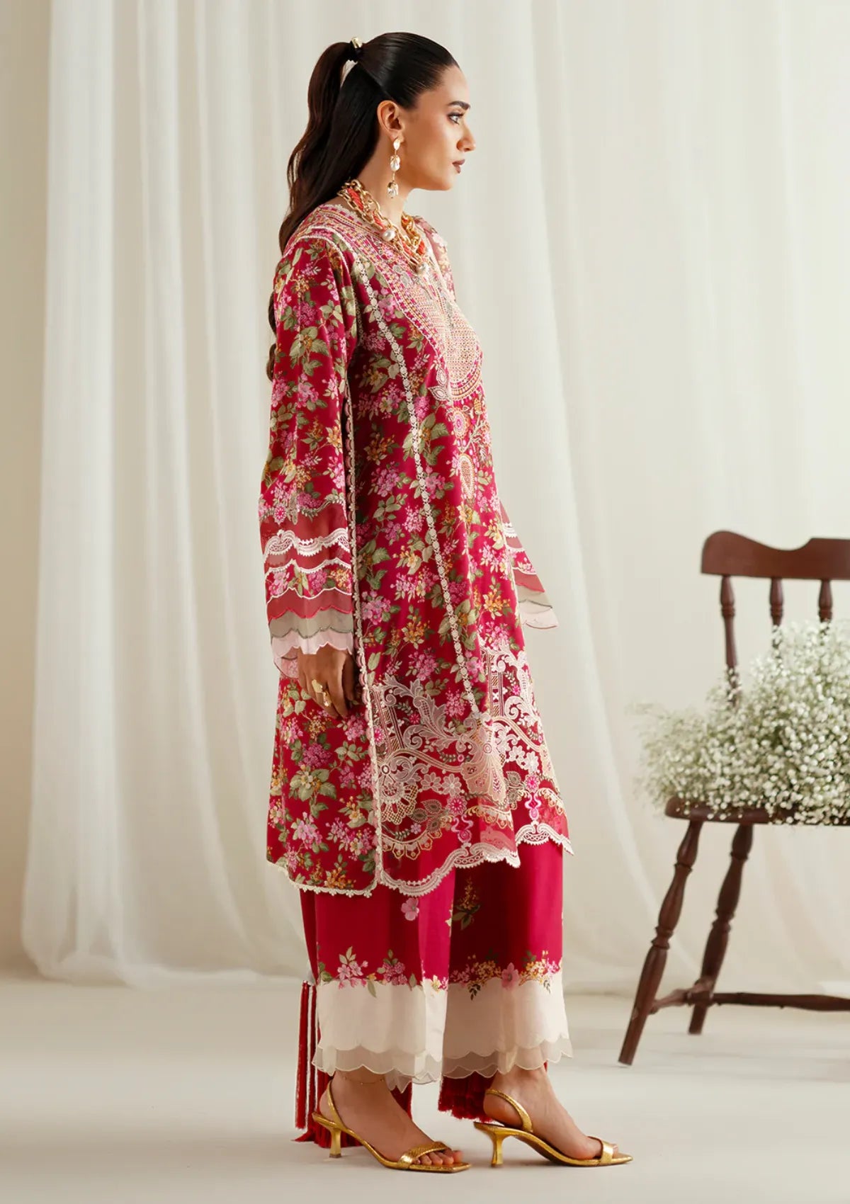 mohsin-saeed-fabrics-is-selling-online-and-in stores-Luxury-daily-wear-wedding-wear-formal-wear-in-budgeted-price-This-product-is-from-bin-ilyas-eres-bonita-viscose25-1107-b-is-available-on-Mohsin-saeed-fabrics-website.