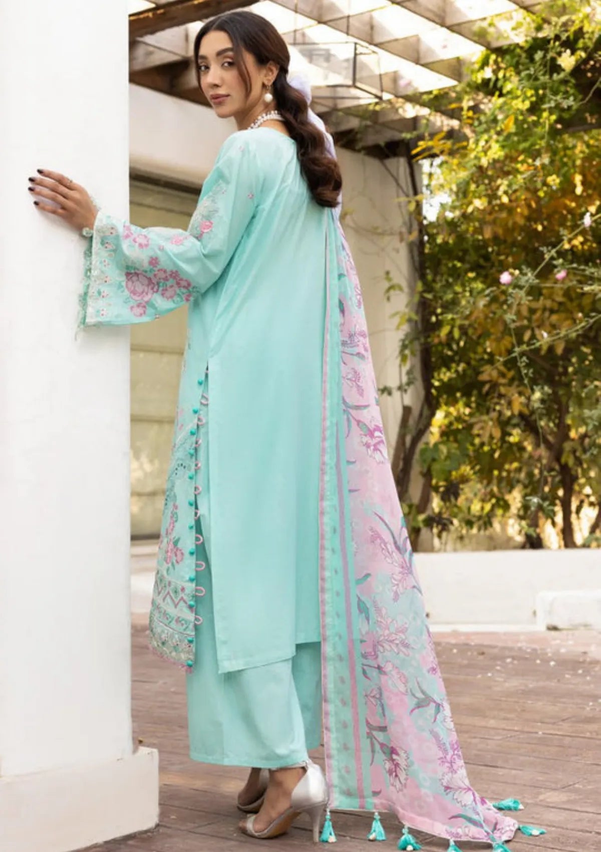 mohsin-saeed-fabrics-is-selling-online-and-in stores-Luxury-daily-wear-wedding-wear-formal-wear-in-budgeted-price-This-product-is-from-khoobsurat-elegance-signature-lawn25-ke-704-is-available-on-Mohsin-saeed-fabrics-website.