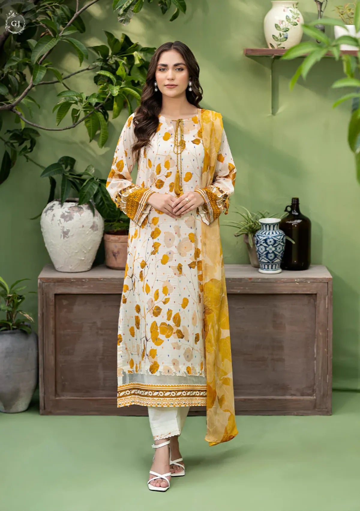 mohsin-saeed-fabrics-affordable-luxury-outfits-for-daily-formal-and-wedding-wear-This-product-is-from-hemayal-lawn25-d-02-is-available-on-Mohsin-saeed-fabrics-website.