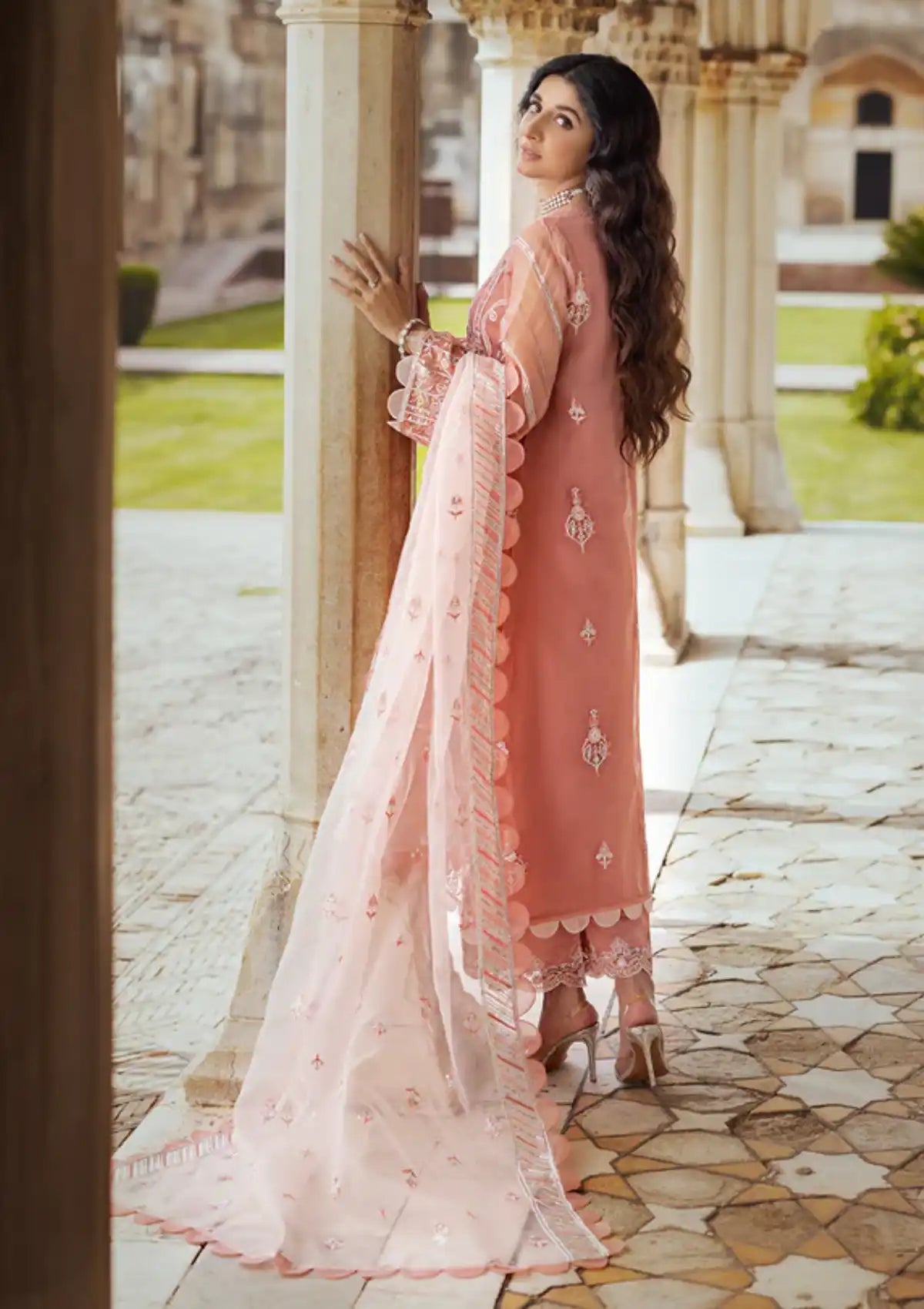 Zainab Chottani Tahra Luxury Festive'23 D-07 Roushaney - Mohsin Saeed Fabrics