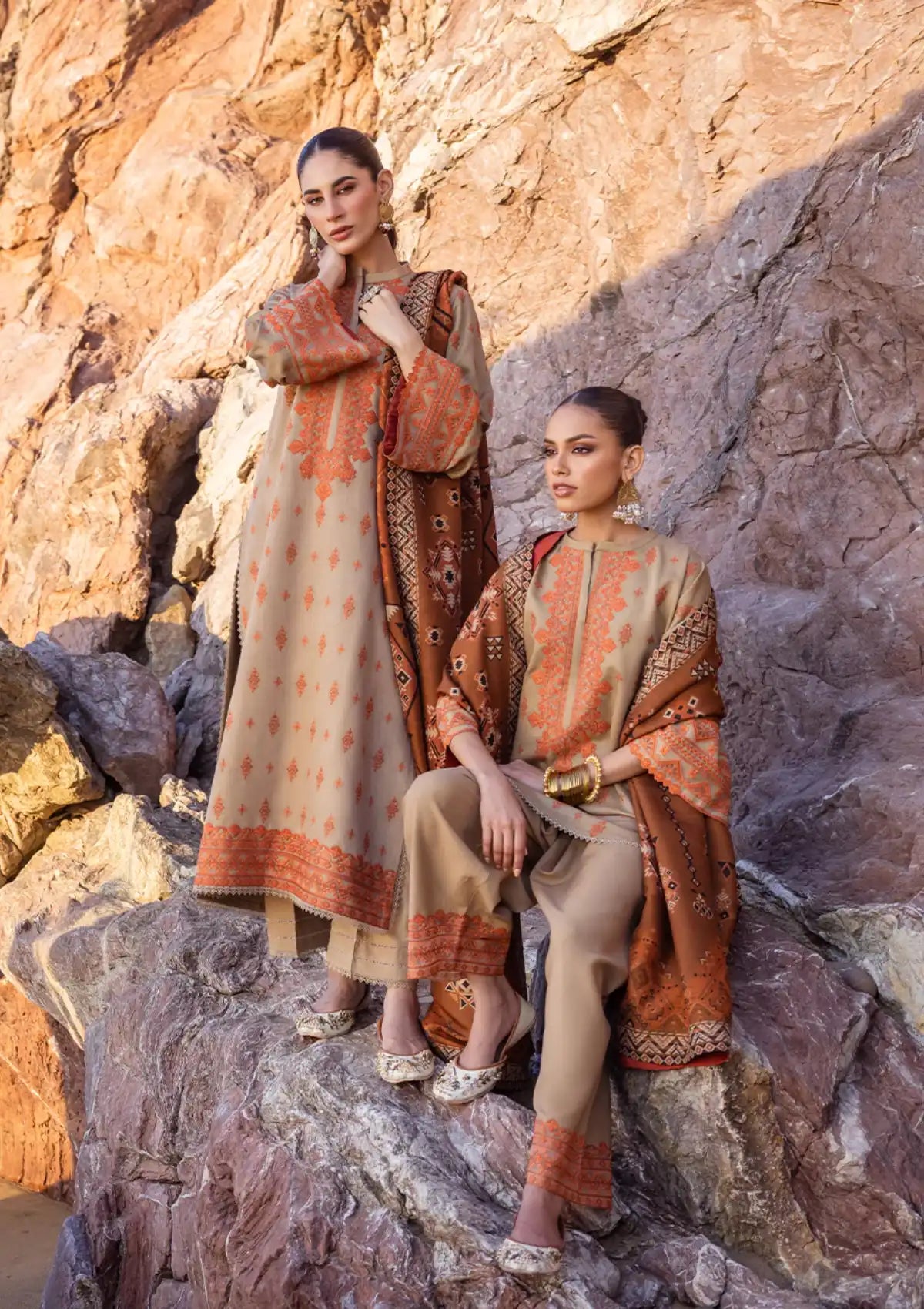 Zainab Chottani Winter Shawls'23 D-06 AZAL - Mohsin Saeed Fabrics