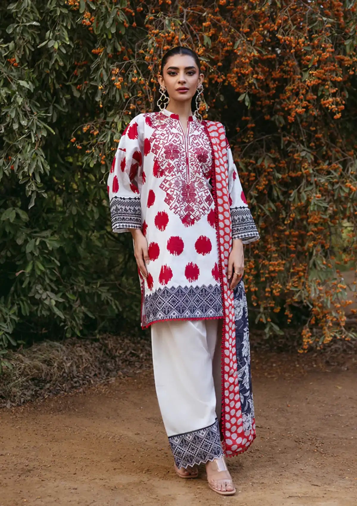 Tahra By Zainab Chottani Lawn'24 D-10A-FREYA - Mohsin Saeed Fabrics