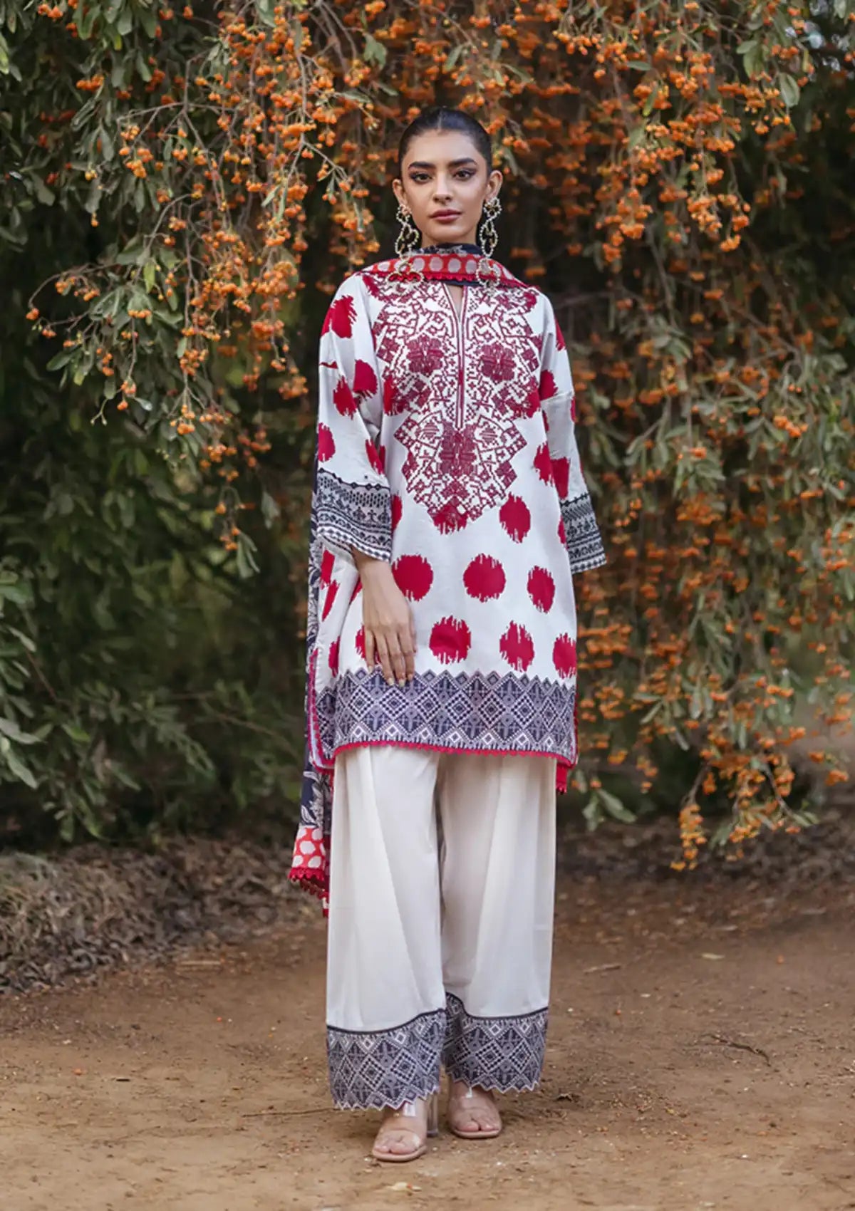 Tahra By Zainab Chottani Lawn'24 D-10A-FREYA - Mohsin Saeed Fabrics
