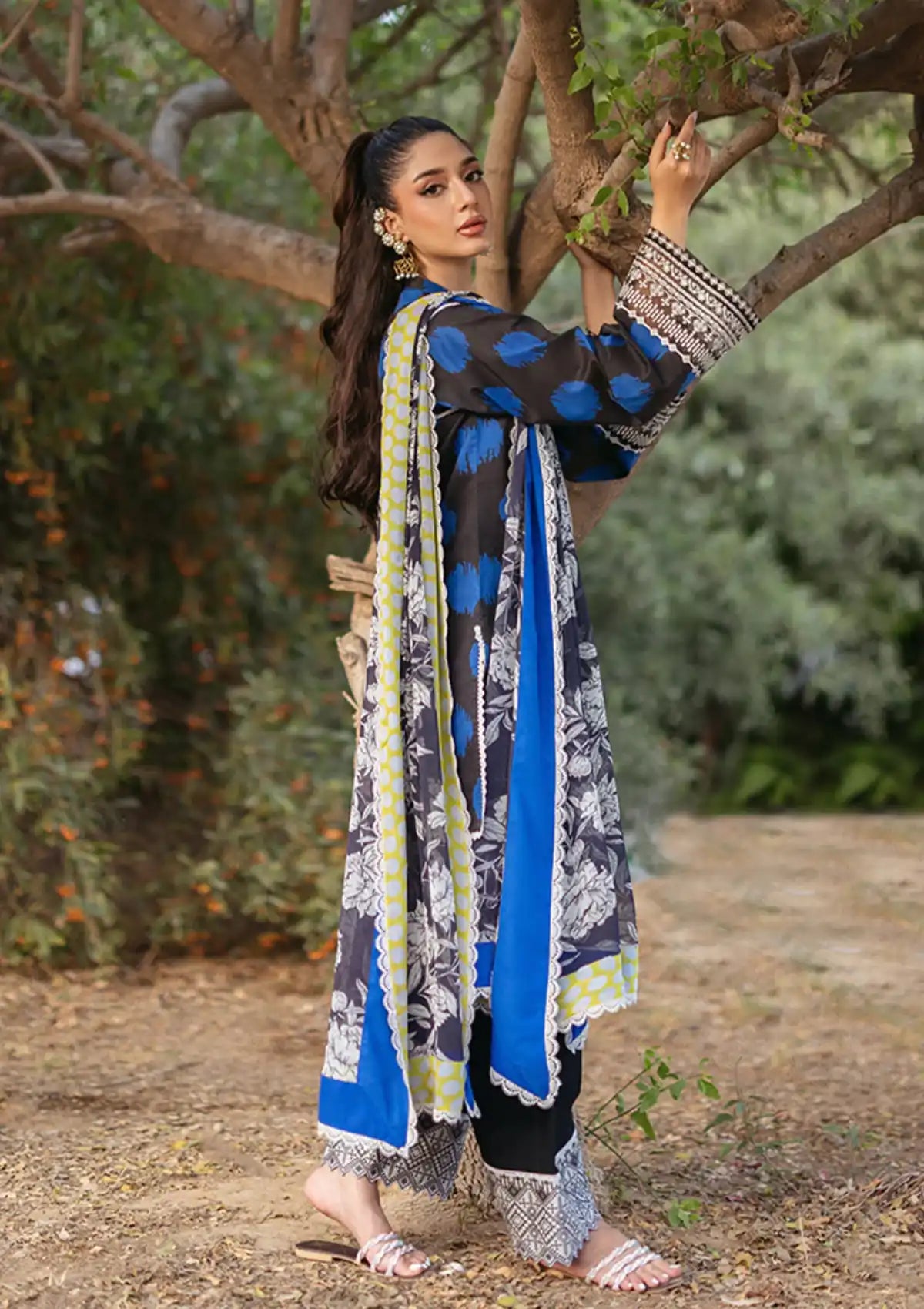 Tahra By Zainab Chottani Lawn'24 D-10B-FREYA - Mohsin Saeed Fabrics