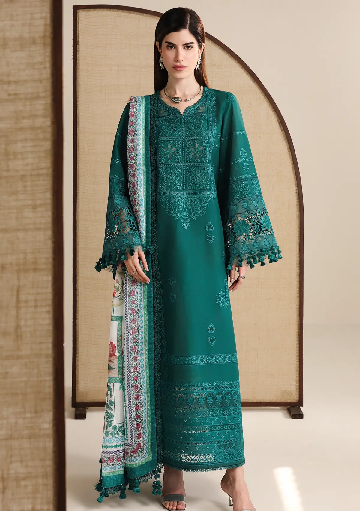 Jazmin Iris Luxury Lawn'26 D-03