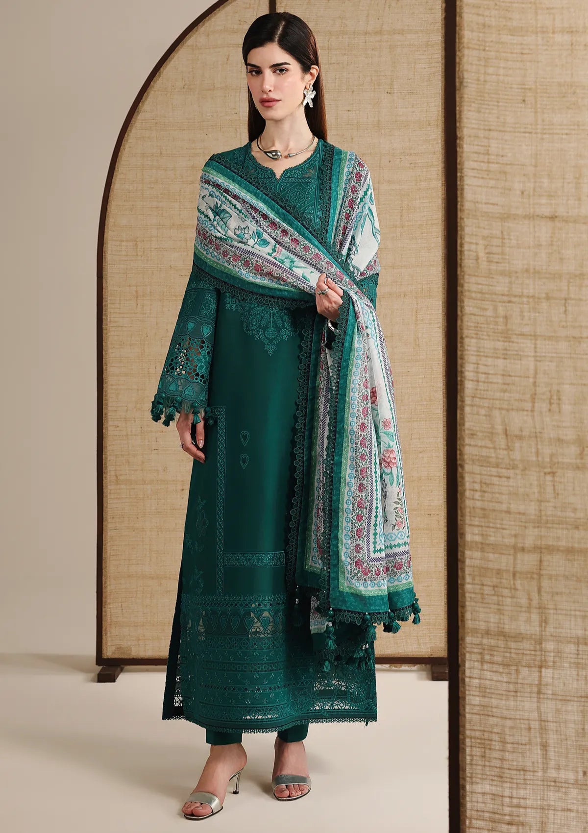 Jazmin Iris Luxury Lawn'26 D-03
