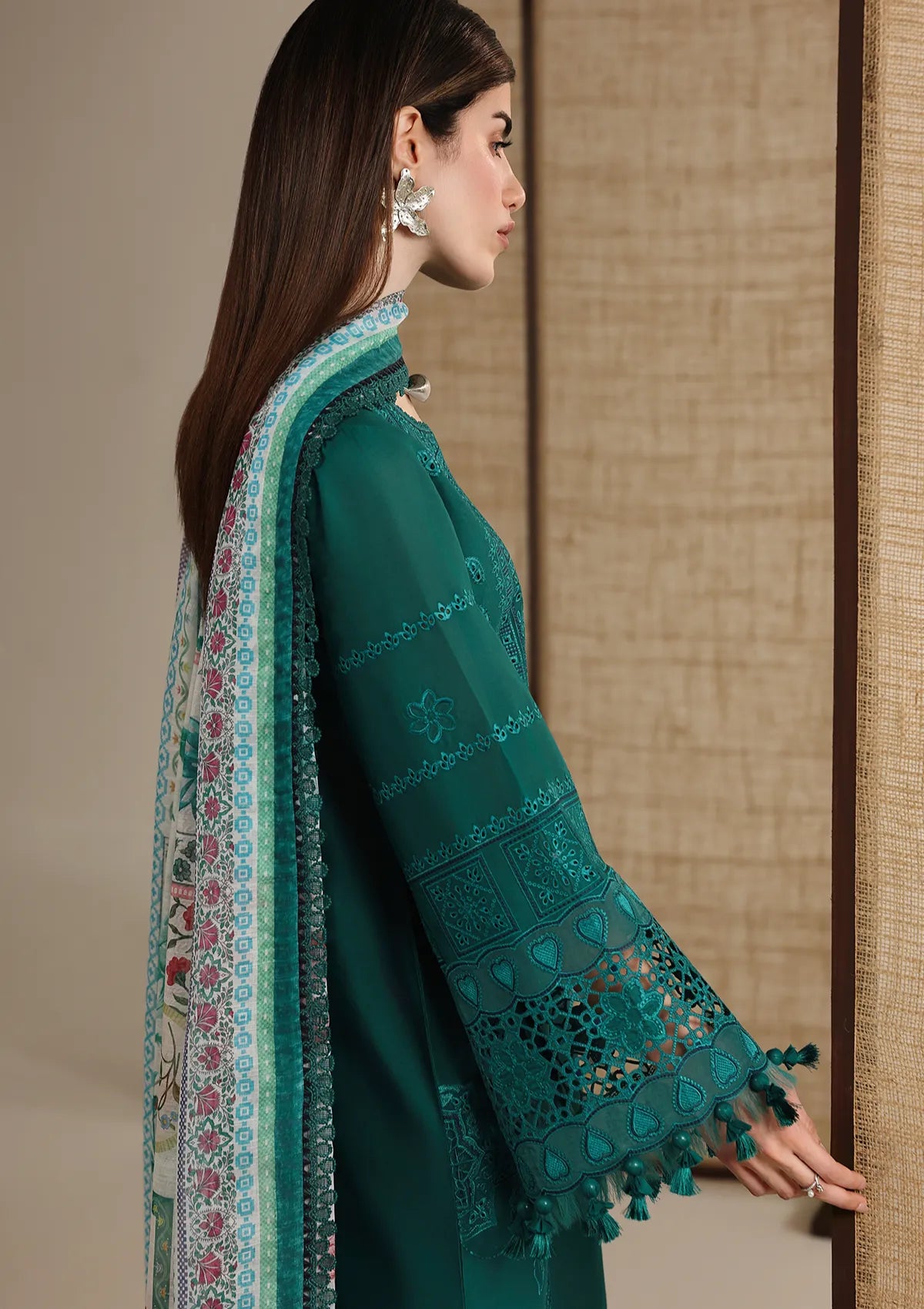 Jazmin Iris Luxury Lawn'26 D-03