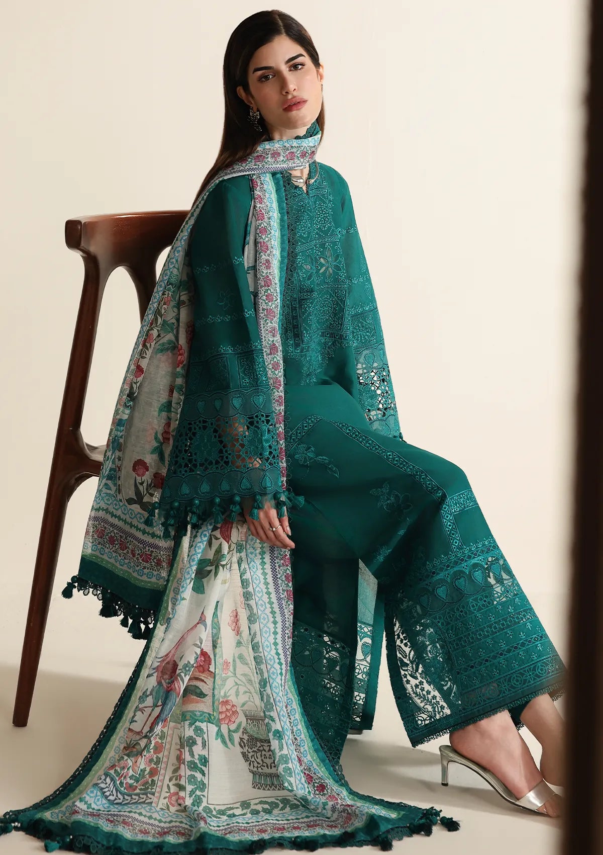 Jazmin Iris Luxury Lawn'26 D-03