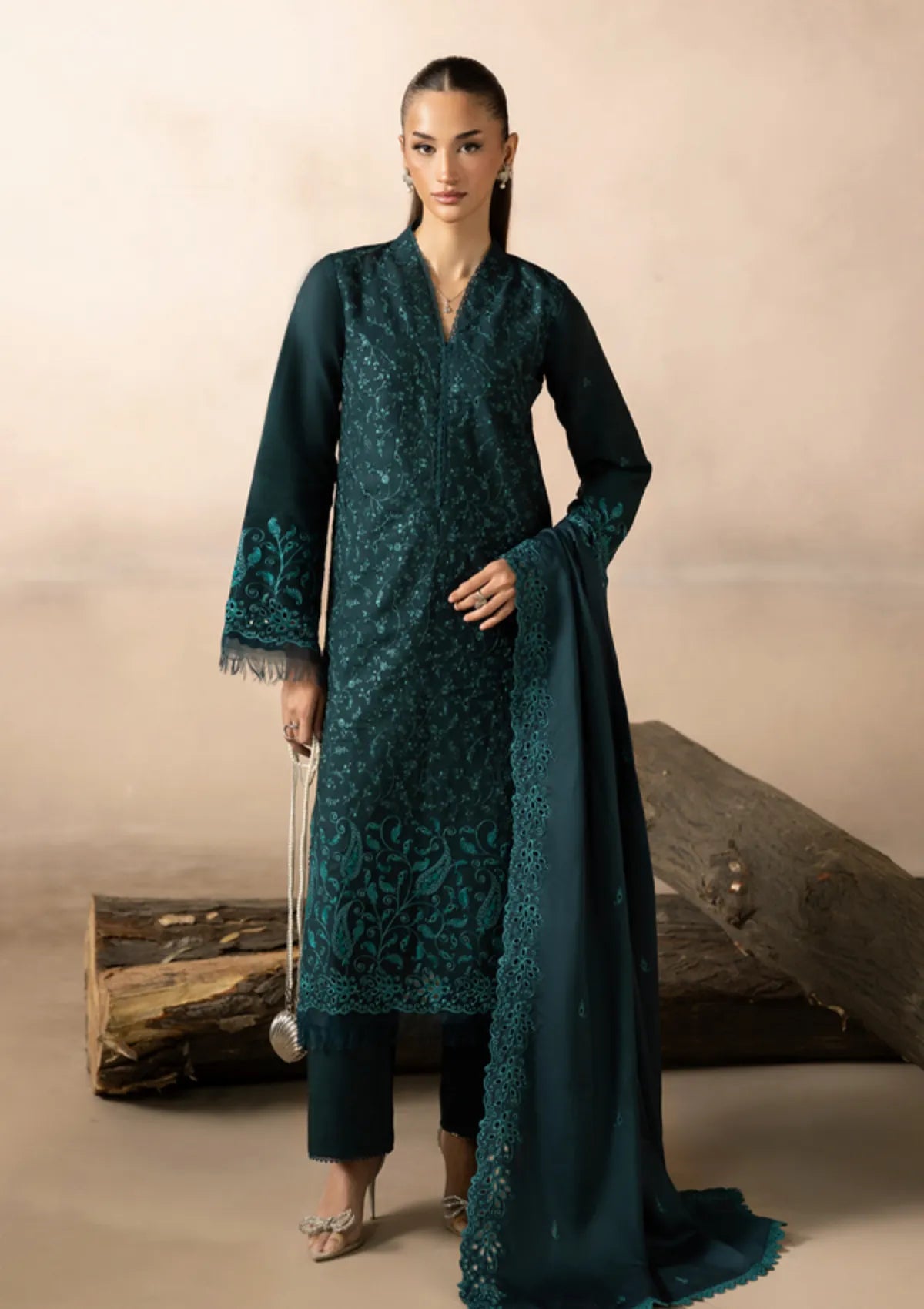 Rajbari Sareen Viscose Chikankari'25 D-08