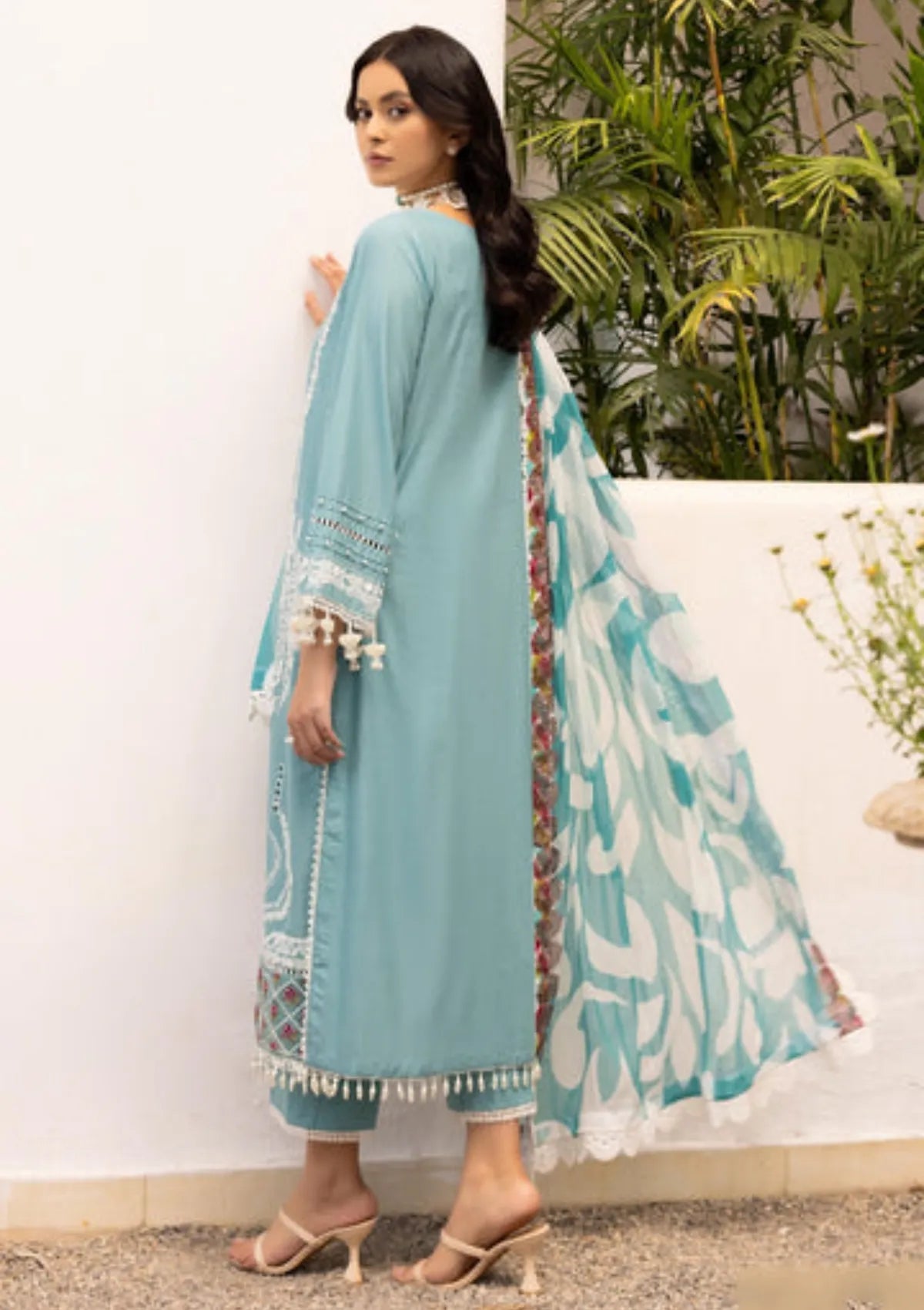 mohsin-saeed-fabrics-is-selling-online-and-in stores-Luxury-daily-wear-wedding-wear-formal-wear-in-budgeted-price-This-product-is-from-khoobsurat-omnia-luxury-lawn25-o-206-is-available-on-Mohsin-saeed-fabrics-website.
