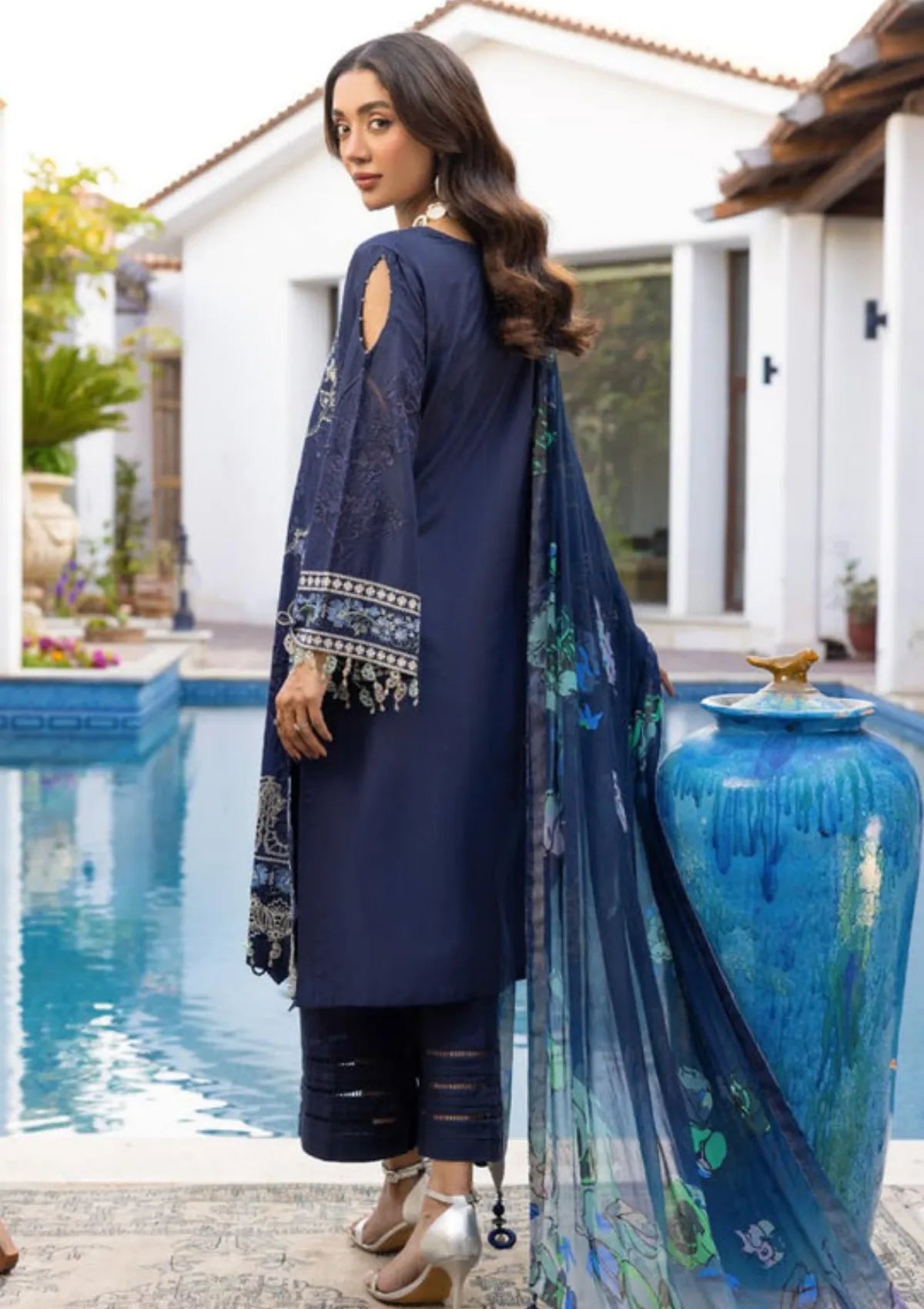 mohsin-saeed-fabrics-is-selling-online-and-in stores-Luxury-daily-wear-wedding-wear-formal-wear-in-budgeted-price-This-product-is-from-khoobsurat-elegance-signature-lawn25-ke-706-is-available-on-Mohsin-saeed-fabrics-website.
