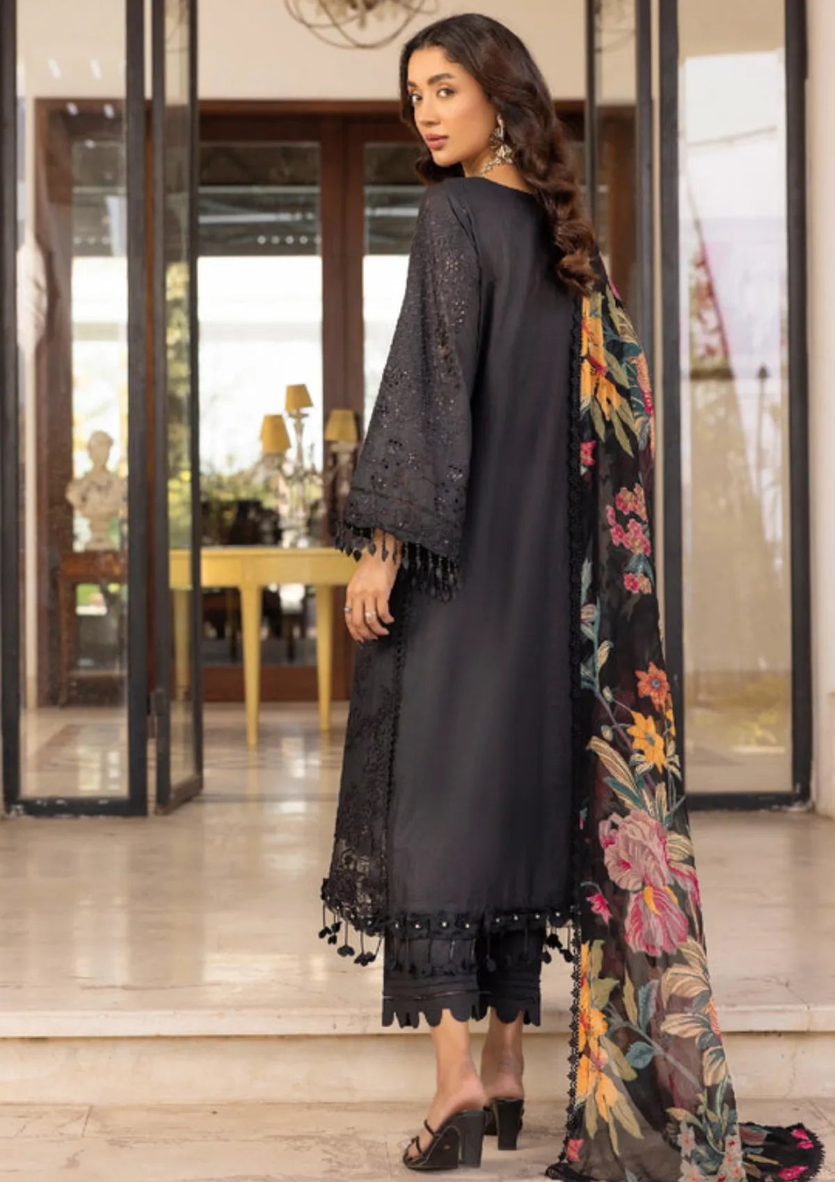 mohsin-saeed-fabrics-is-selling-online-and-in stores-Luxury-daily-wear-wedding-wear-formal-wear-in-budgeted-price-This-product-is-from-khoobsurat-omnia-luxury-lawn25-o-207-is-available-on-Mohsin-saeed-fabrics-website.