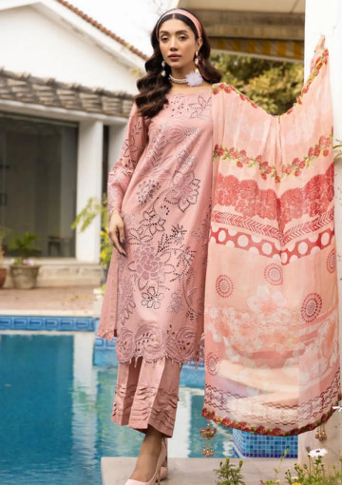 mohsin-saeed-fabrics-is-selling-online-and-in stores-Luxury-daily-wear-wedding-wear-formal-wear-in-budgeted-price-This-product-is-from-khoobsurat-elegance-signature-lawn25-ke-707-is-available-on-Mohsin-saeed-fabrics-website.