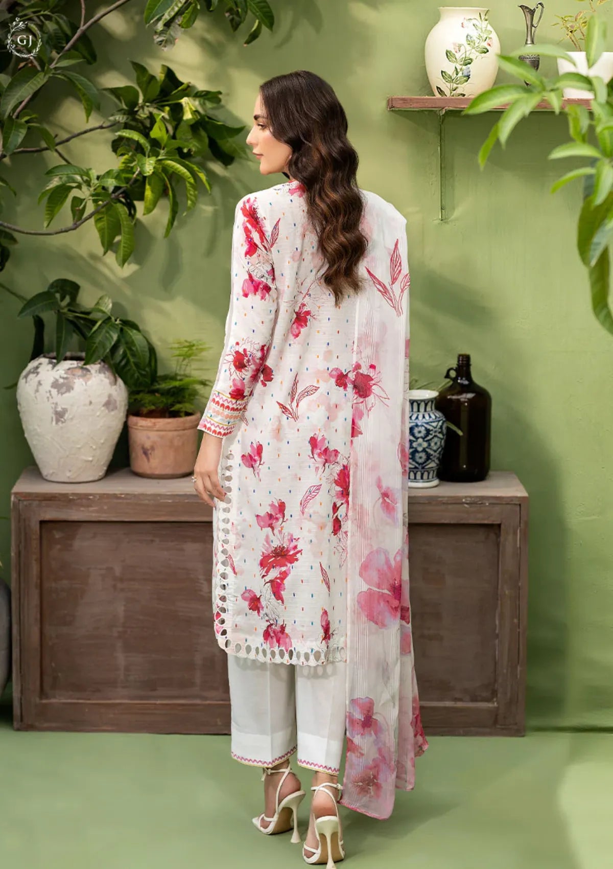 mohsin-saeed-fabrics-affordable-luxury-outfits-for-daily-formal-and-wedding-wear-This-product-is-from-hemayal-lawn25-d-03-is-available-on-Mohsin-saeed-fabrics-website.
